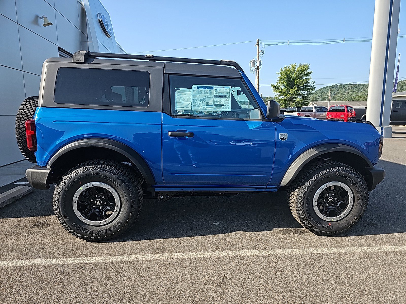 2024 Ford Bronco Big Bend photo 2
