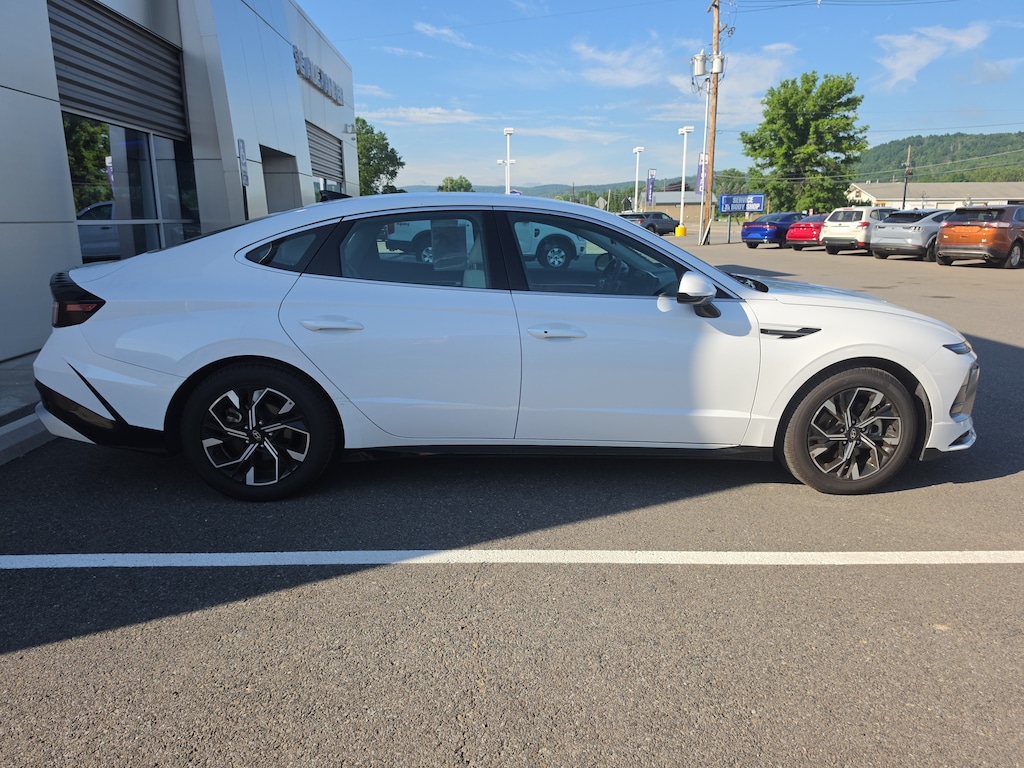 Used 2025 Hyundai Sonata SEL Sedan