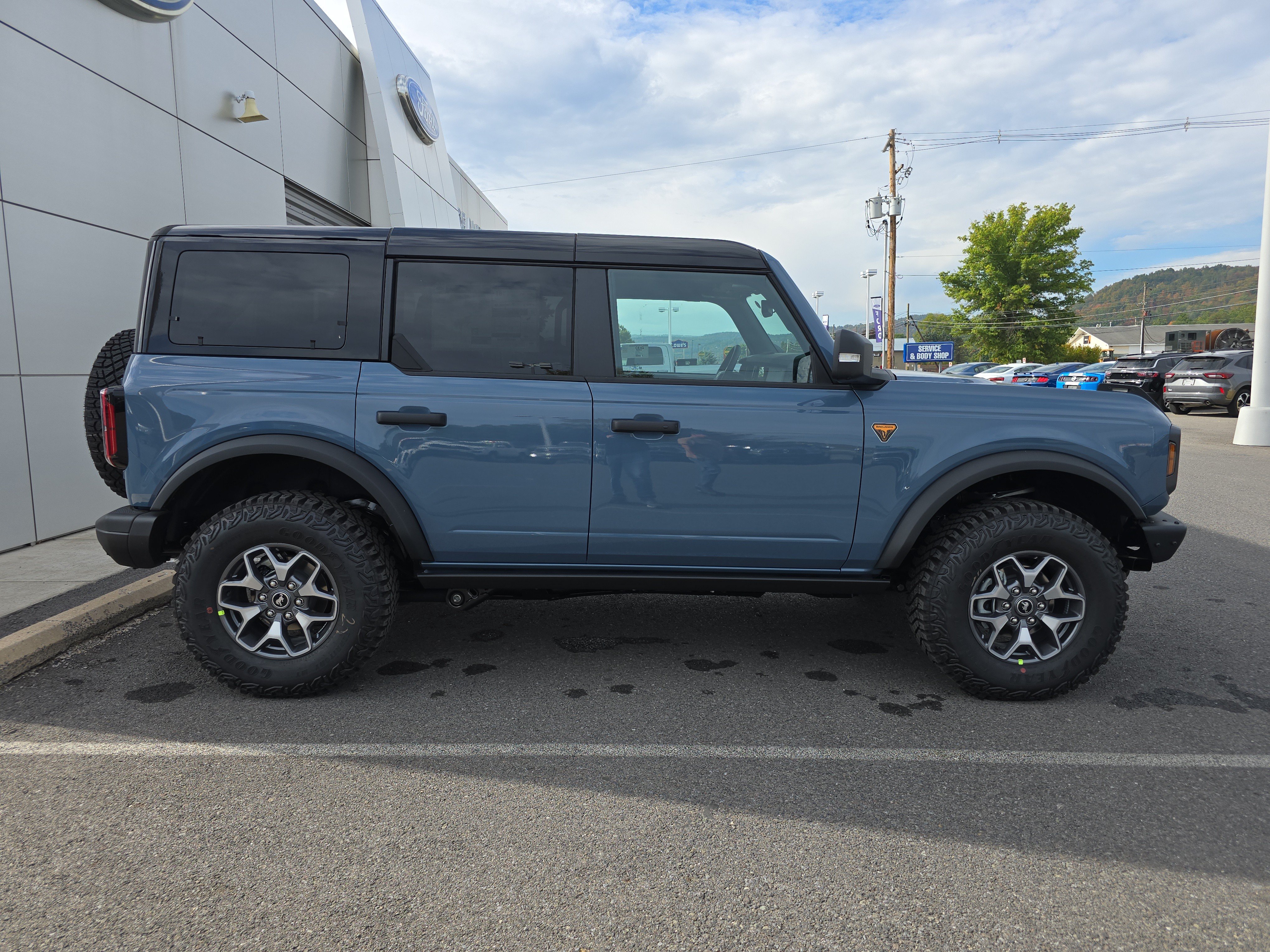 Used 2025 Ford Bronco Badlands SUV