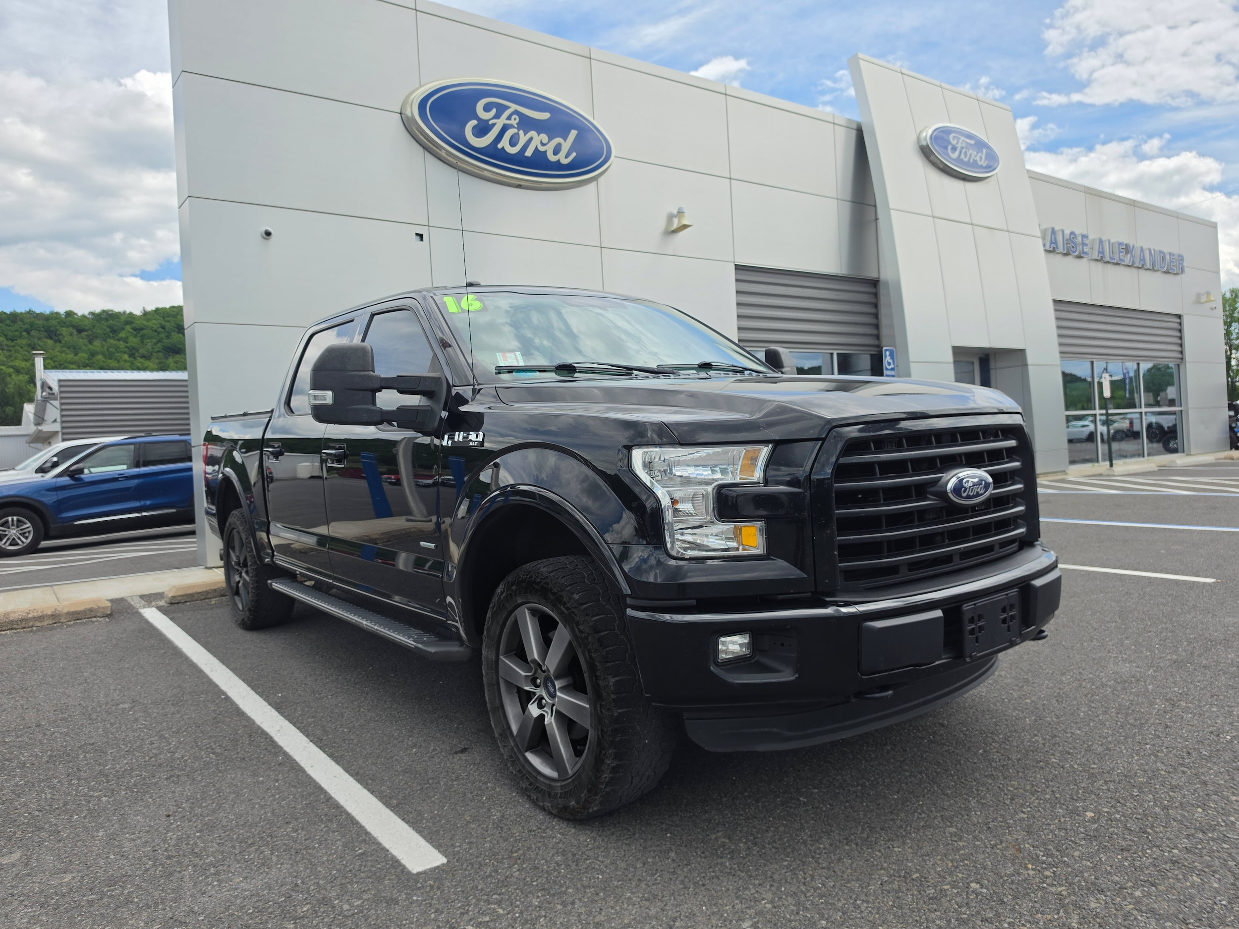 2016 Ford F-150 Truck SuperCrew Cab 