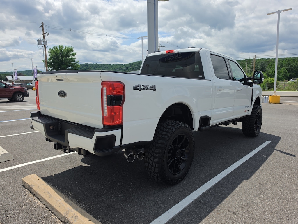 New 2026 Ford Super Duty F-250 LARIAT Truck Crew Cab