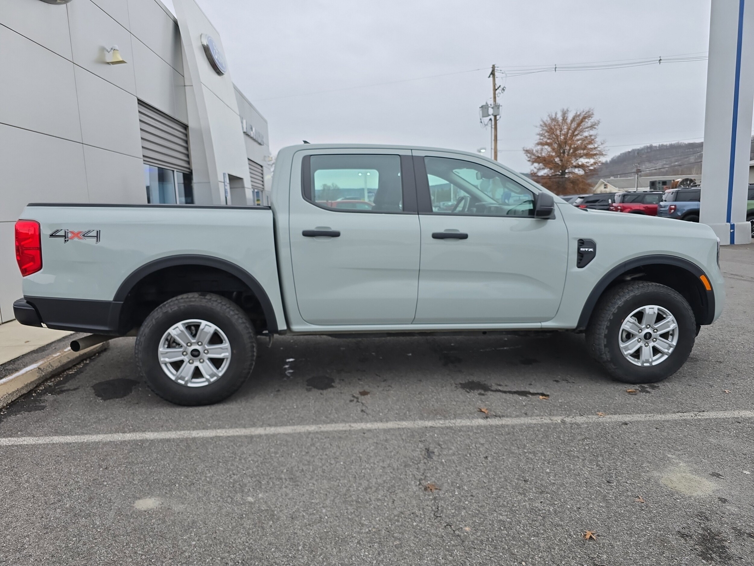 2024 Ford Ranger XL photo 2