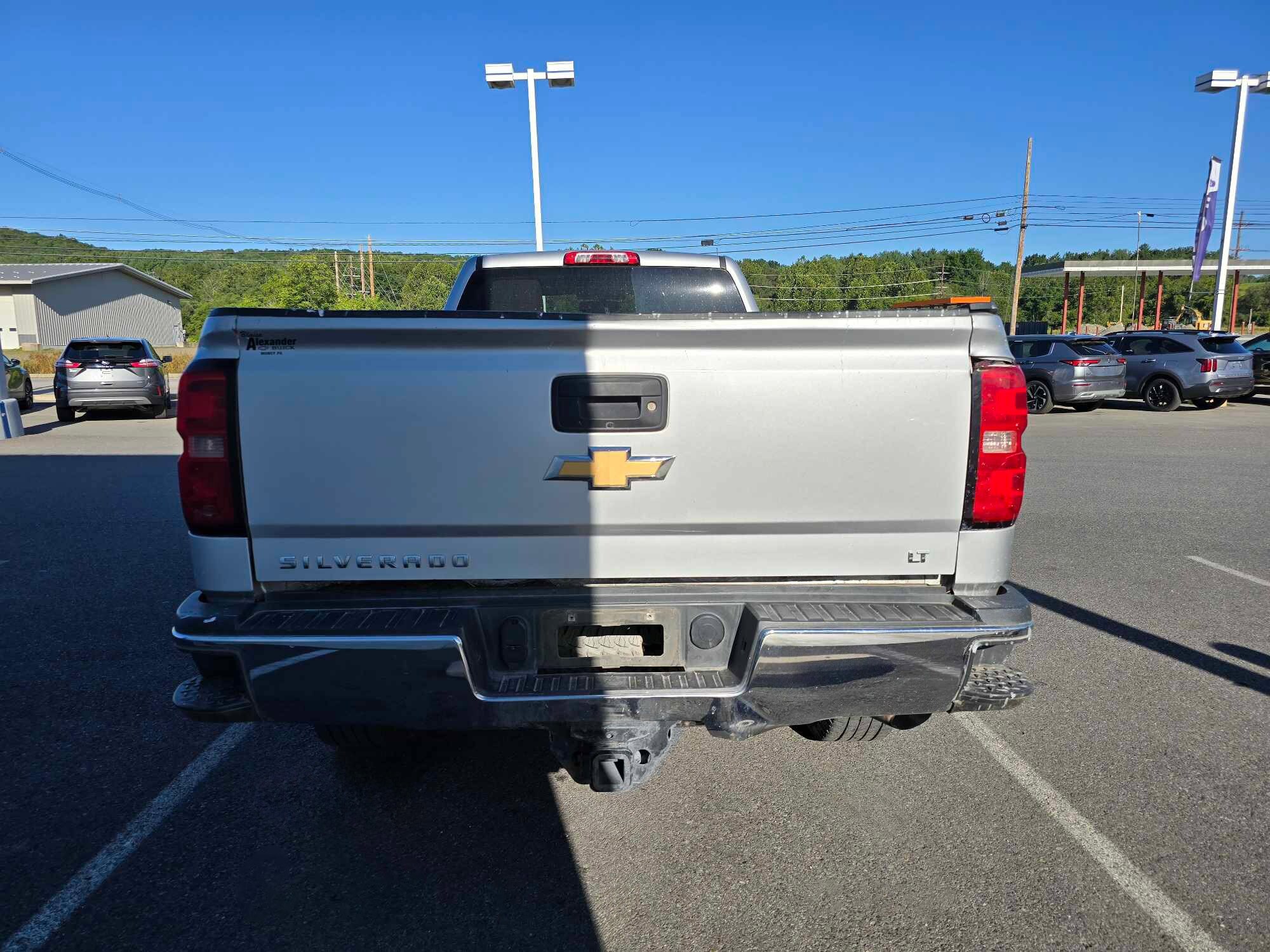 2016 Chevrolet Silverado 2500HD LT photo 3
