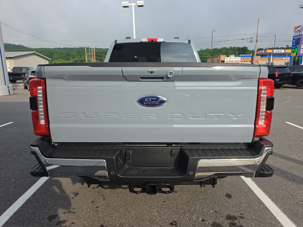 New 2026 Ford Super Duty F-250 LARIAT Truck Crew Cab