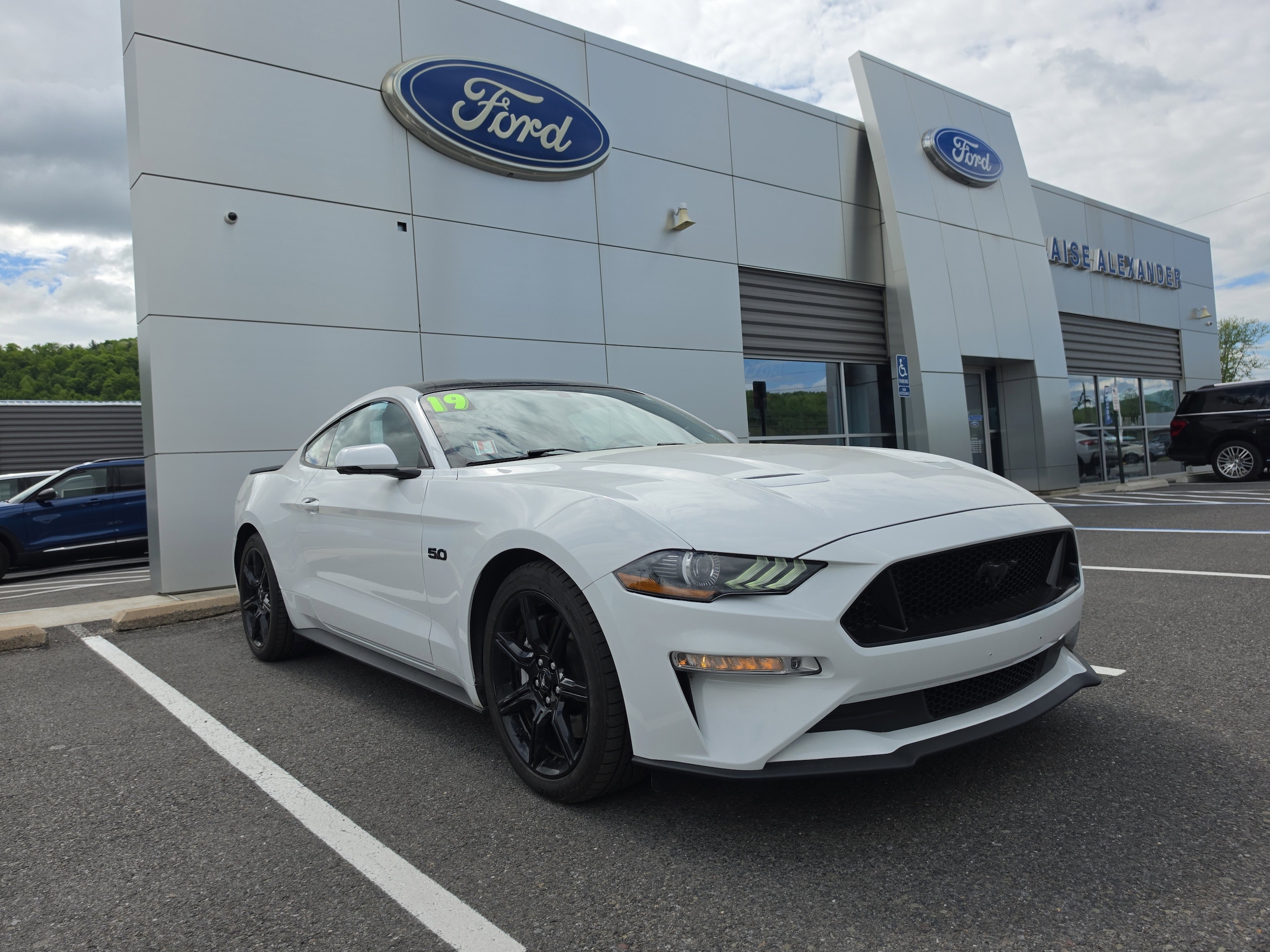 2019 Ford Mustang GT Coupe Premium's photo