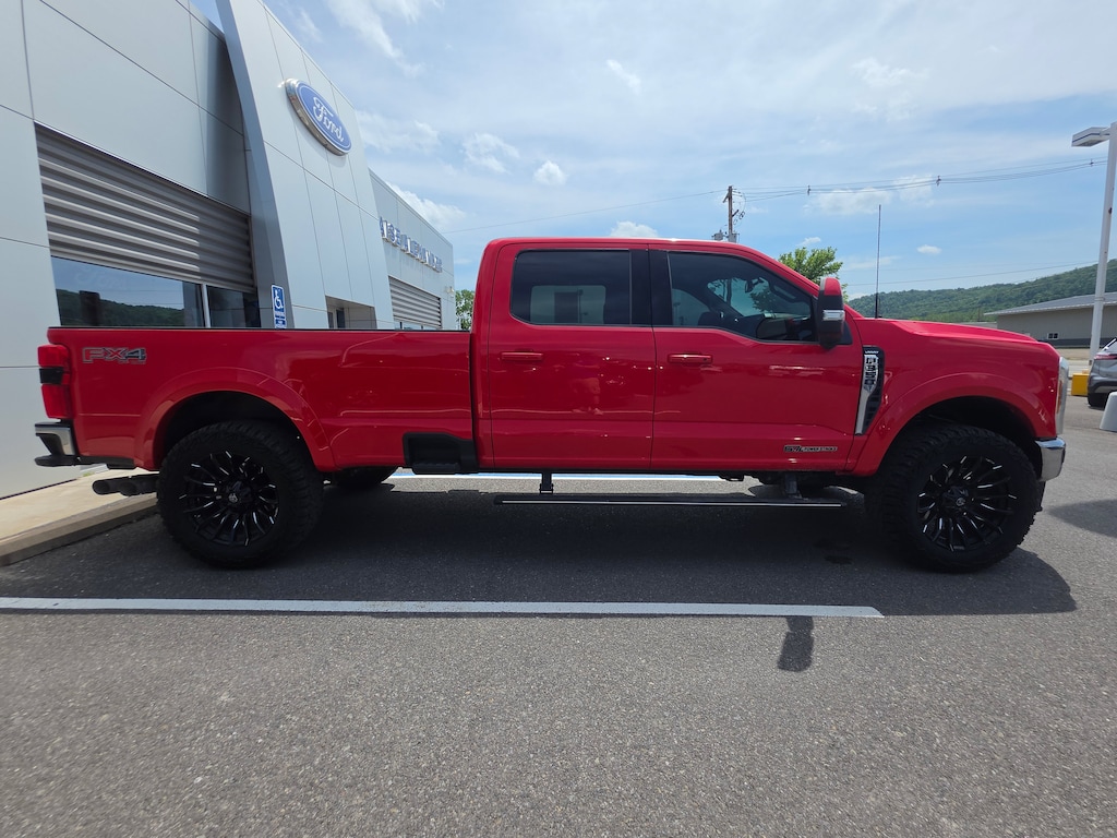 Used 2023 Ford Super Duty F-350 SRW LARIAT Truck Crew Cab