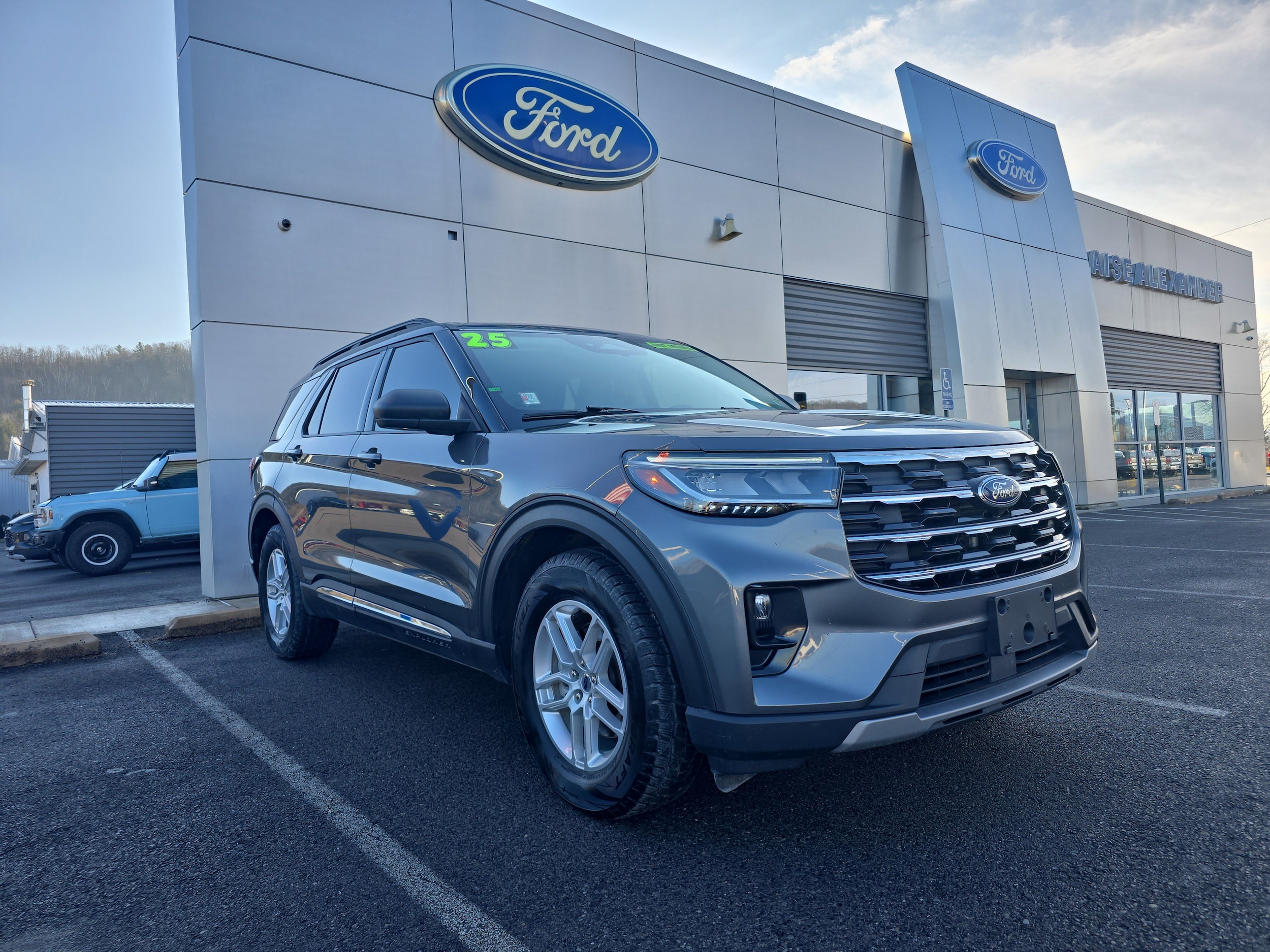 2025 Ford Explorer Active's photo