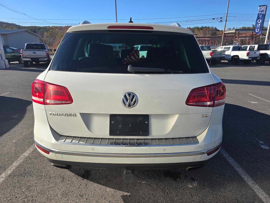 Used 2017 Volkswagen Touareg Sport w/Technology SUV