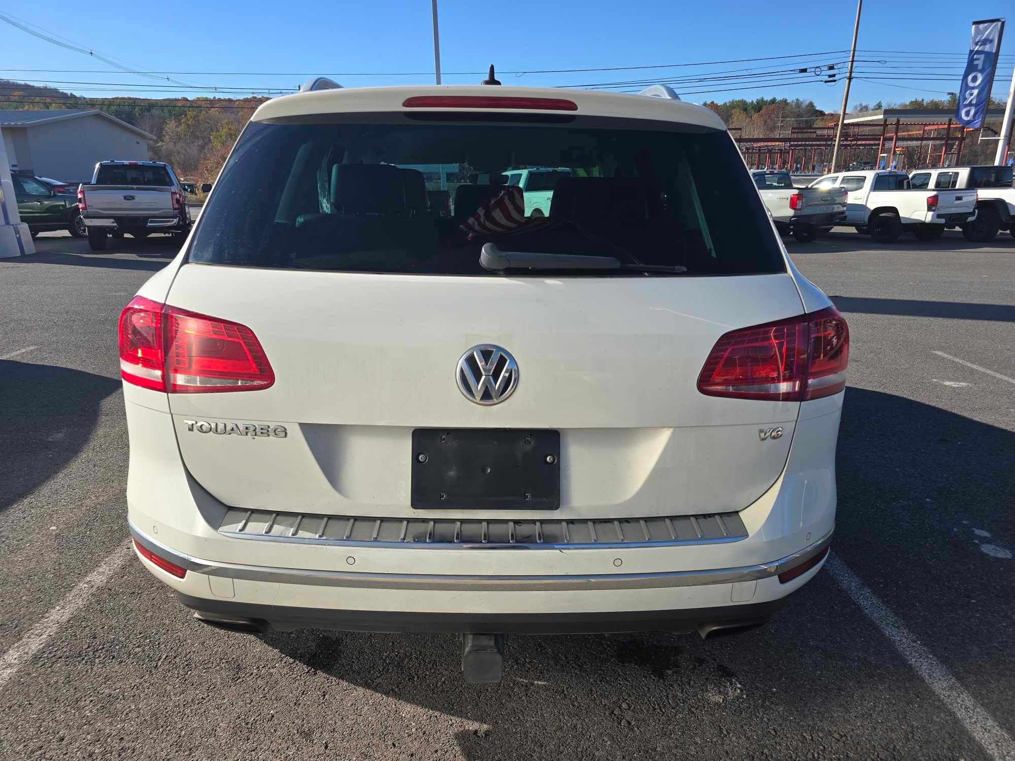 2017 Volkswagen Touareg V6 Sport photo 4