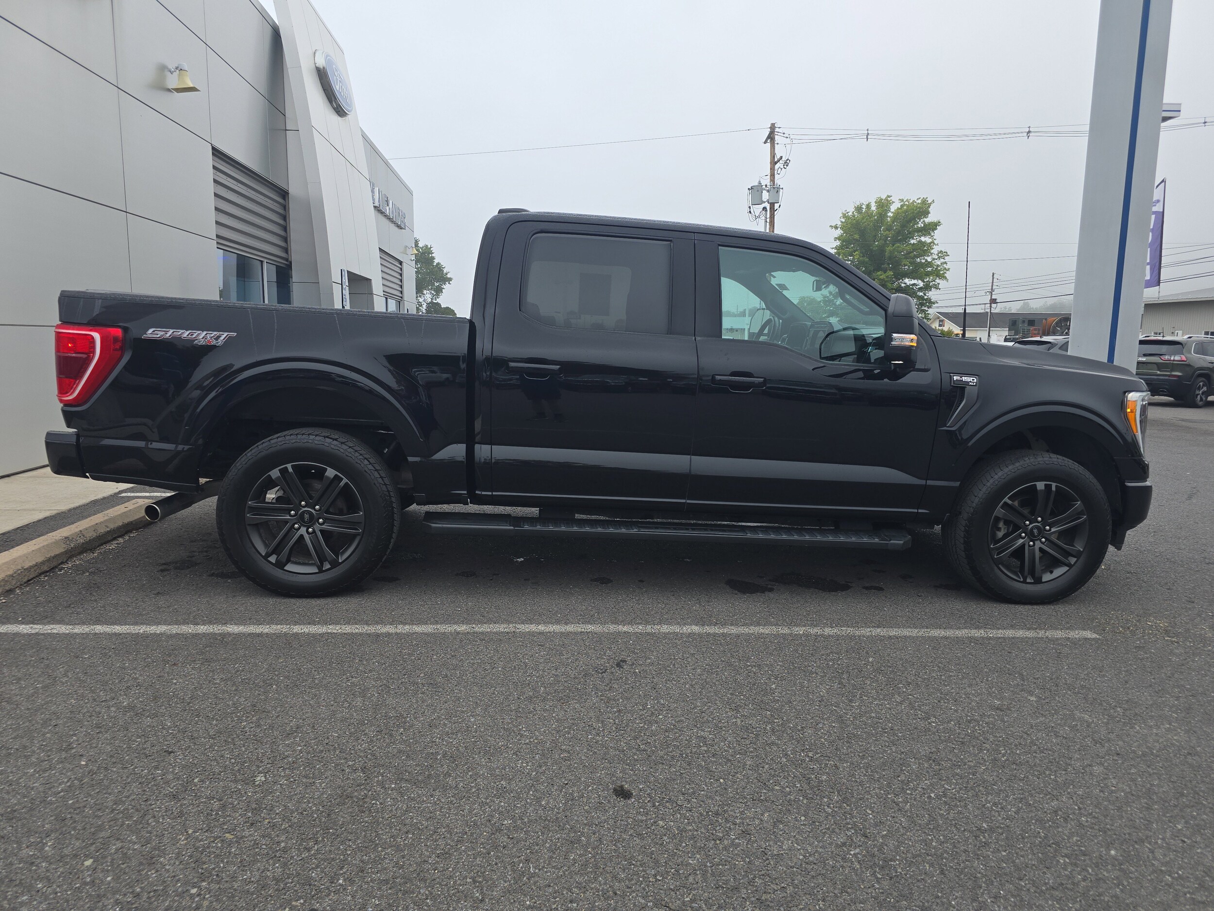 2022 Ford F-150 XLT photo 2