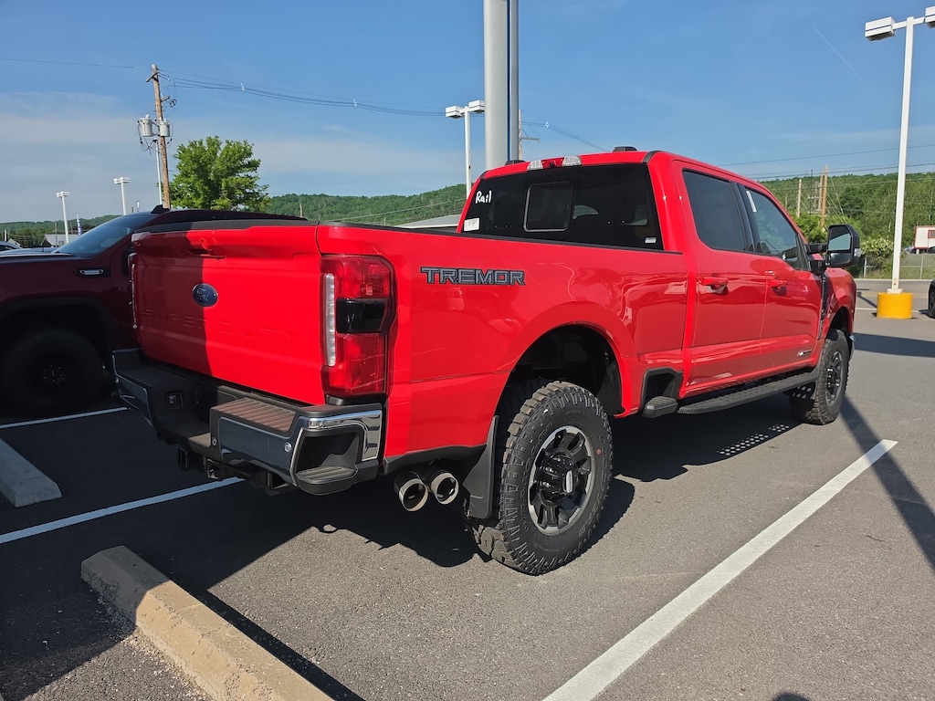 New 2026 Ford Super Duty F-350 LARIAT Truck Crew Cab