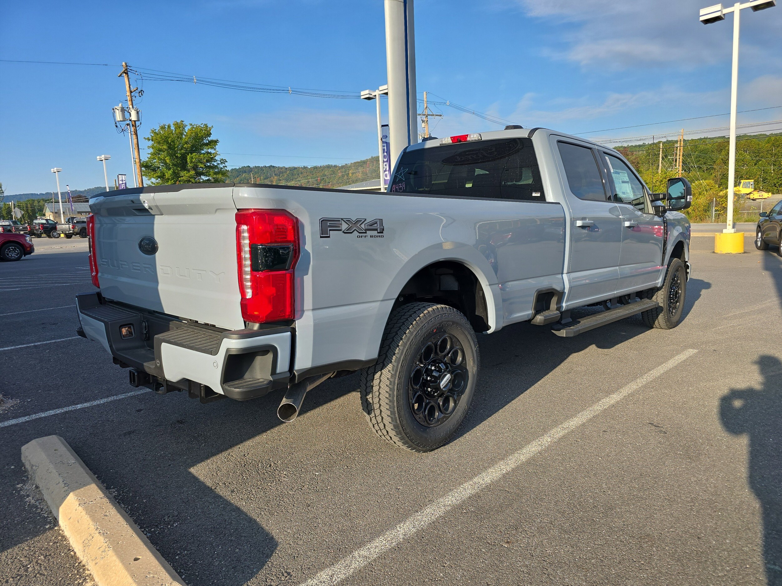 2026 Ford F-350 Lariat photo 2
