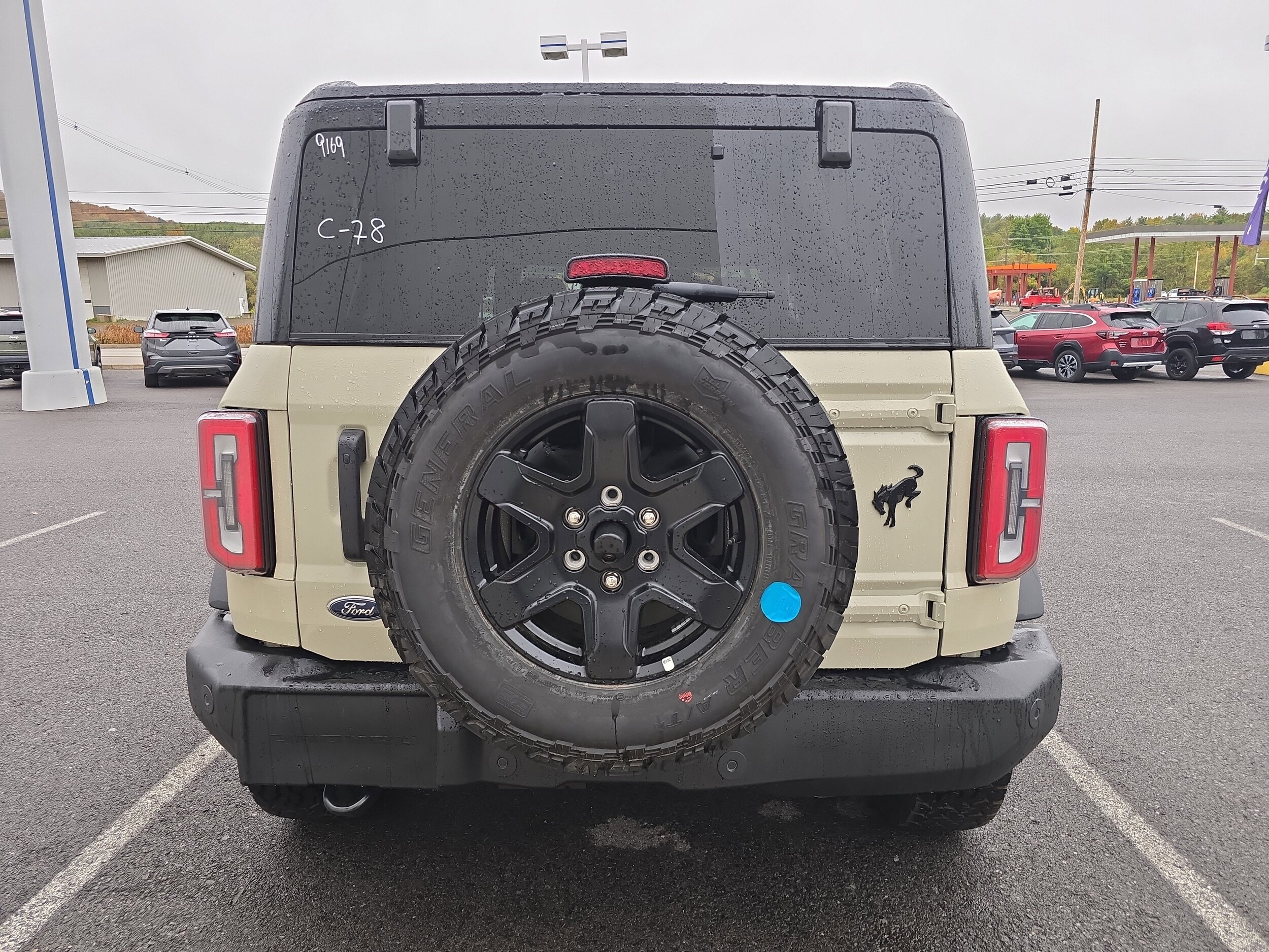 2025 Ford Bronco Outer Banks photo 4