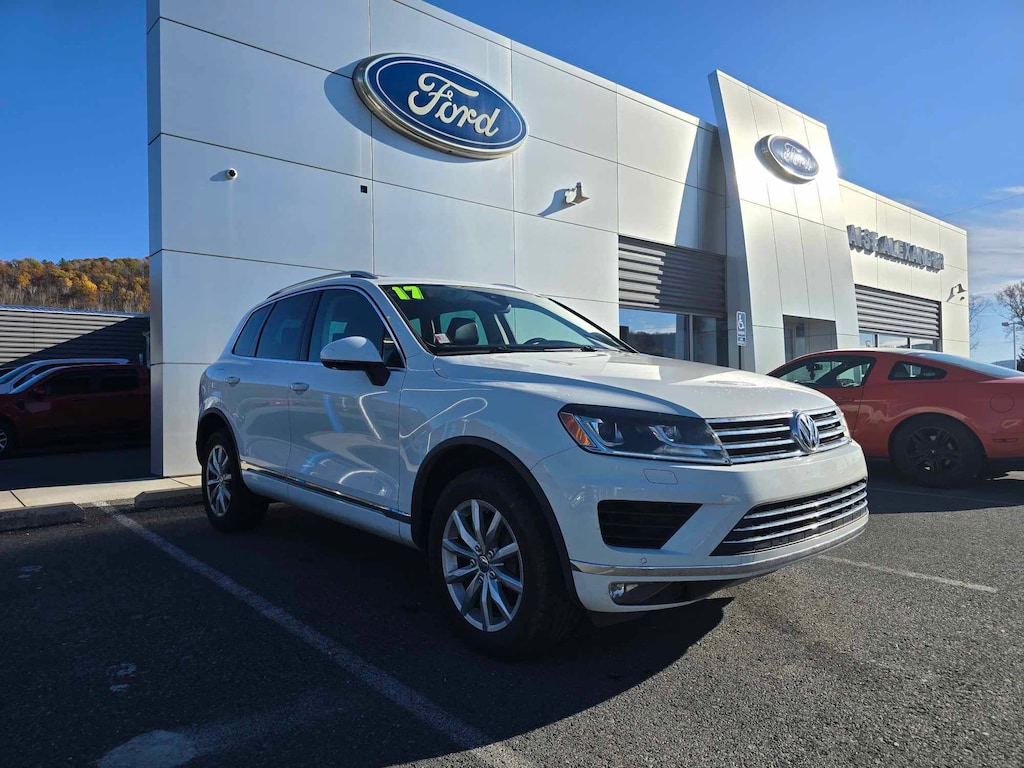 Used 2017 Volkswagen Touareg Sport w/Technology SUV