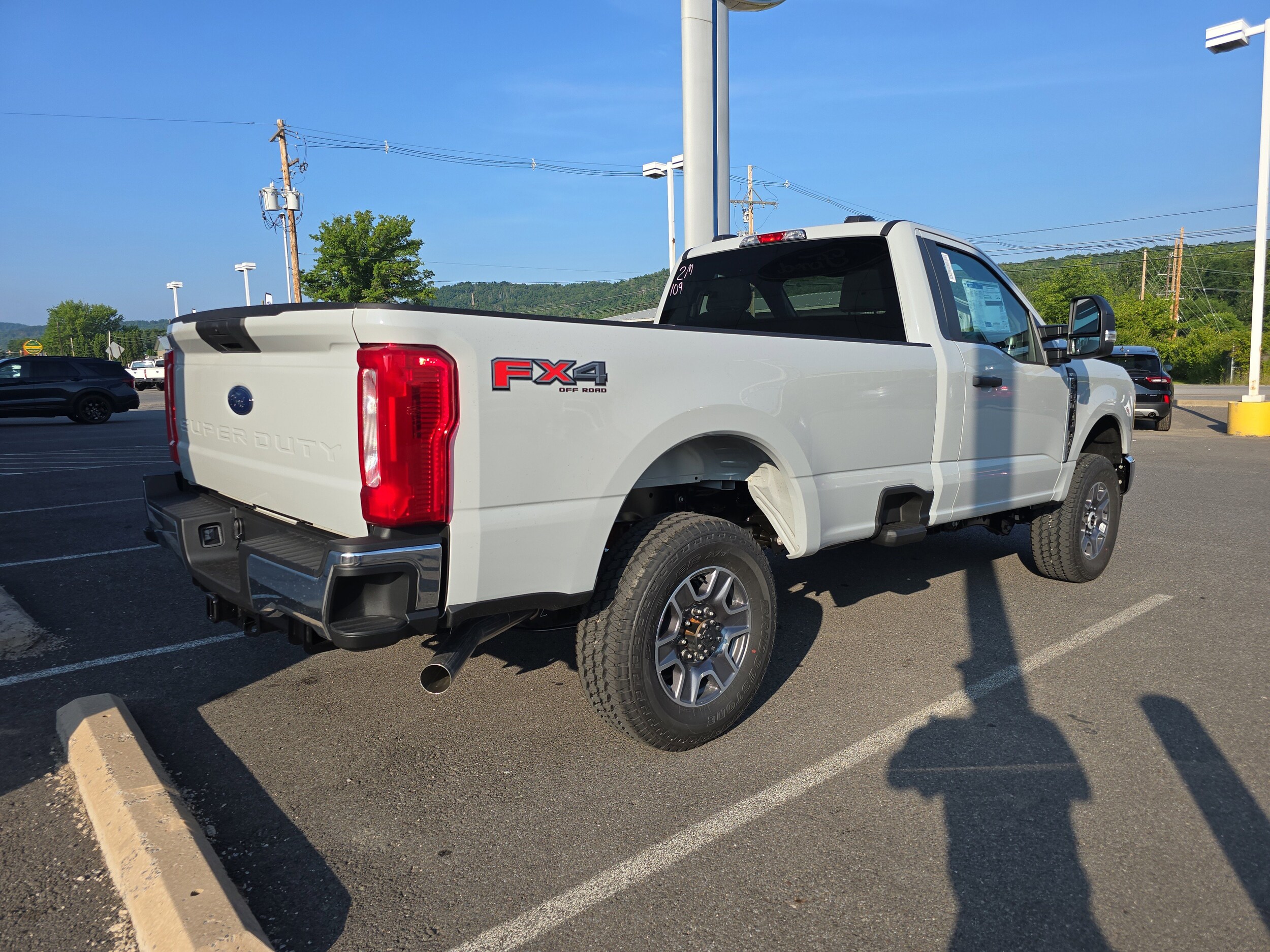 2025 Ford F-350 XLT photo 2