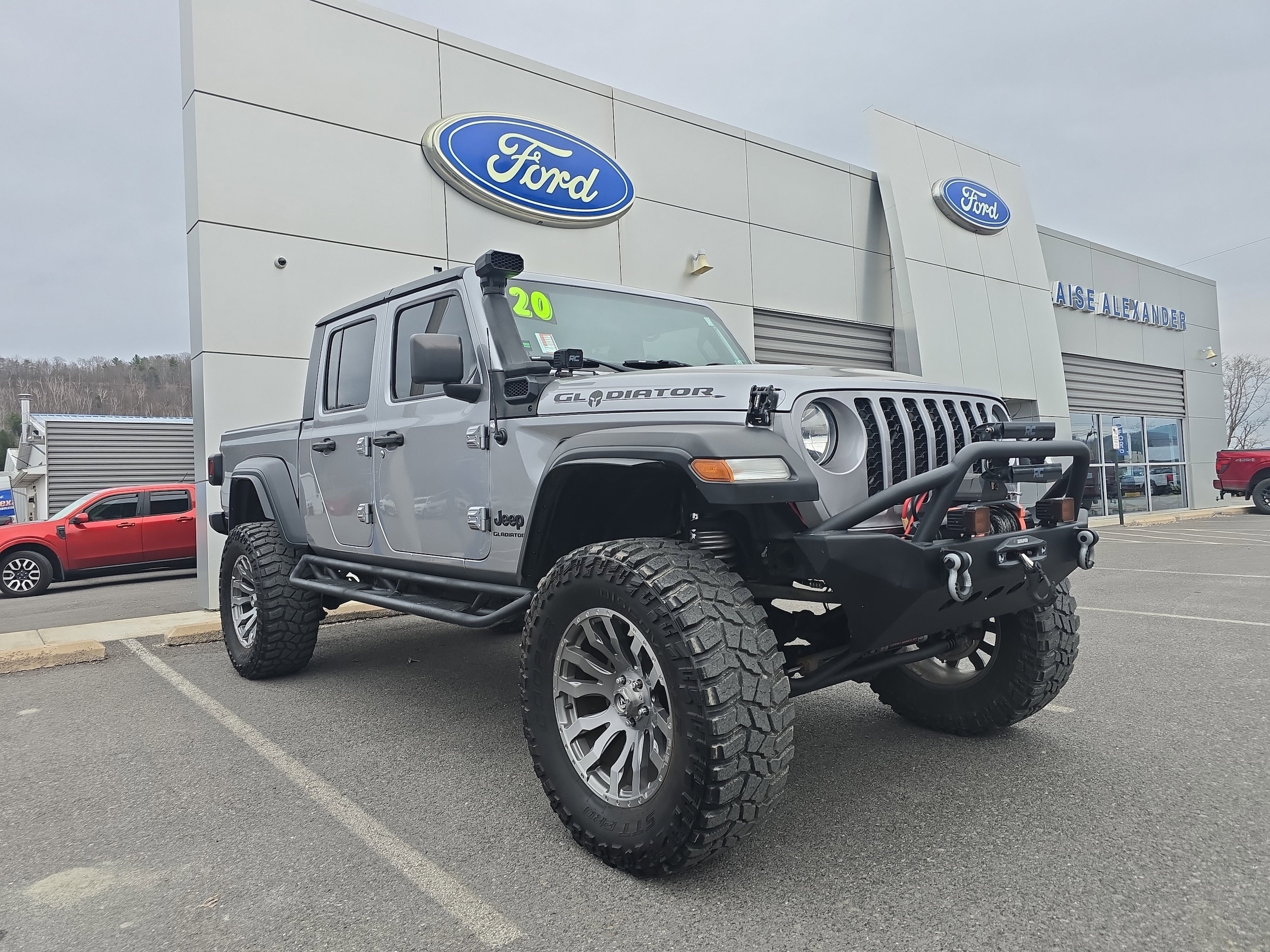 2020 Jeep Gladiator Sport S's photo
