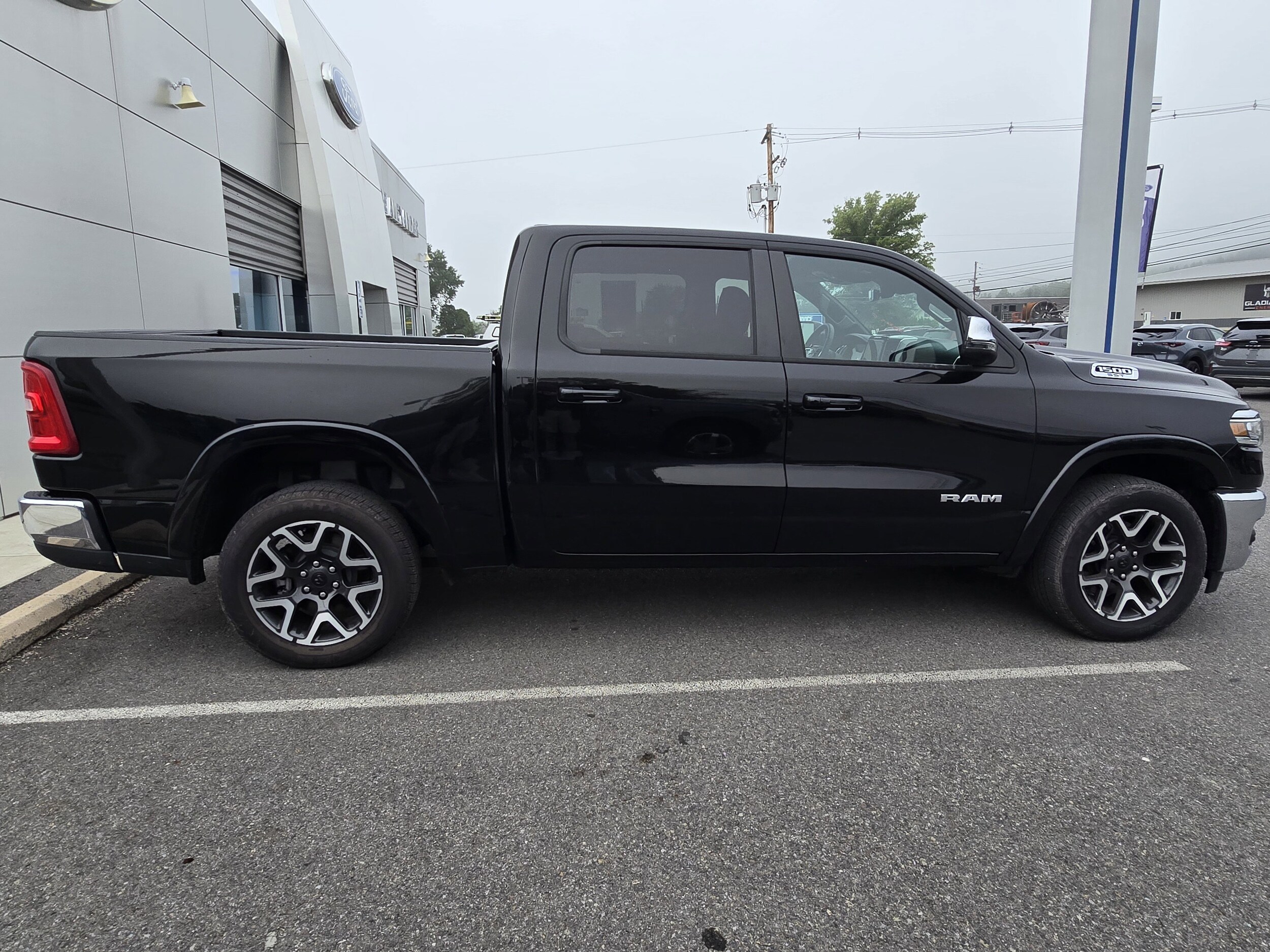 2025 Ram 1500 Laramie photo 2