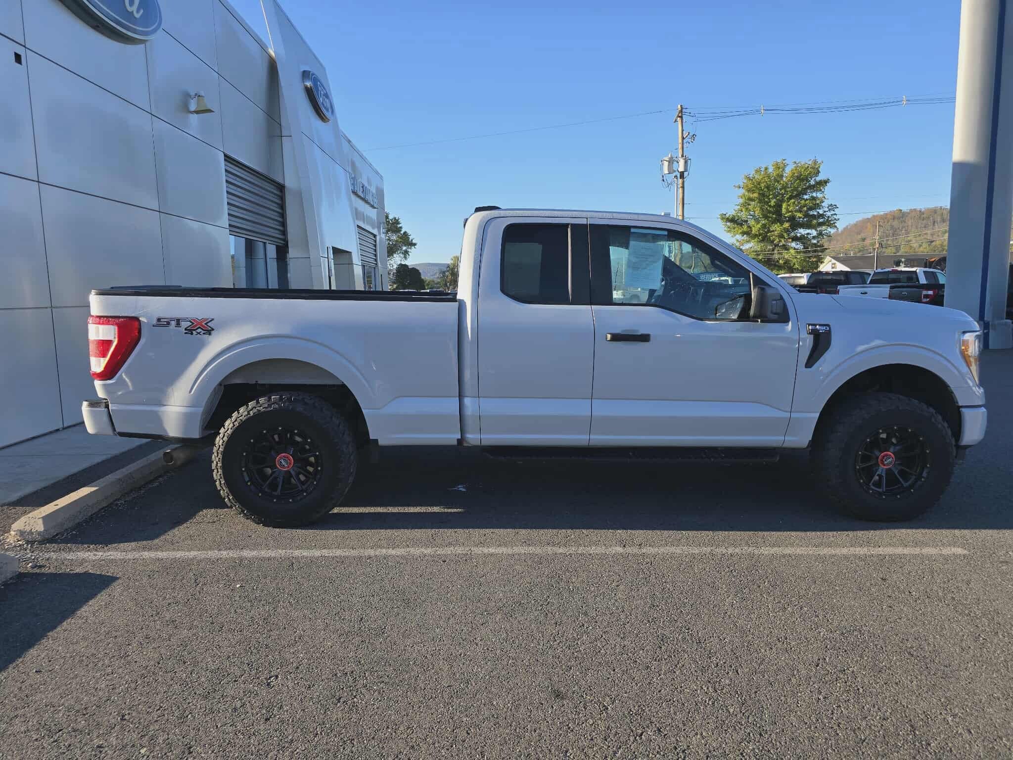 2021 Ford F-150 XL photo 2