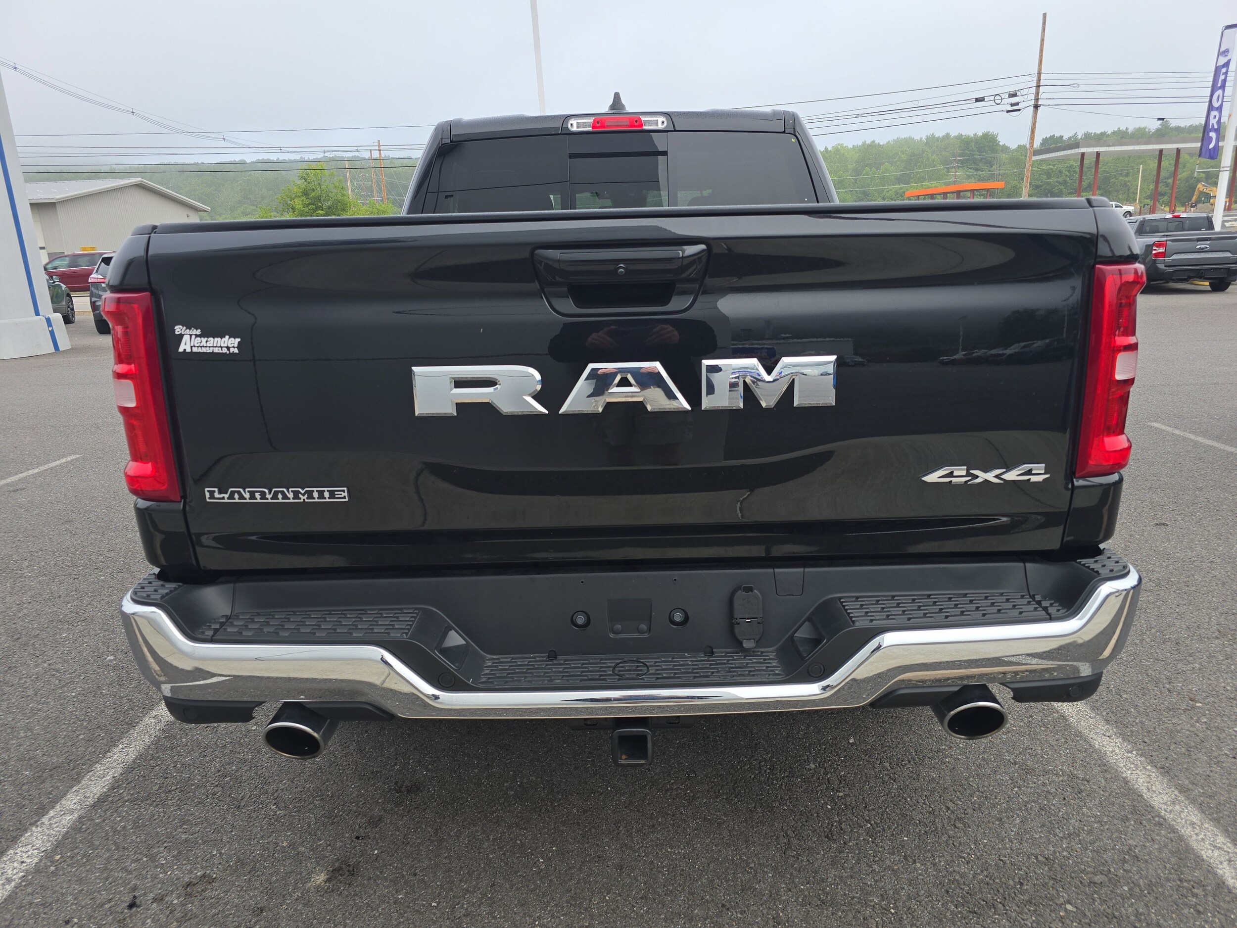 2025 Ram 1500 Laramie photo 4