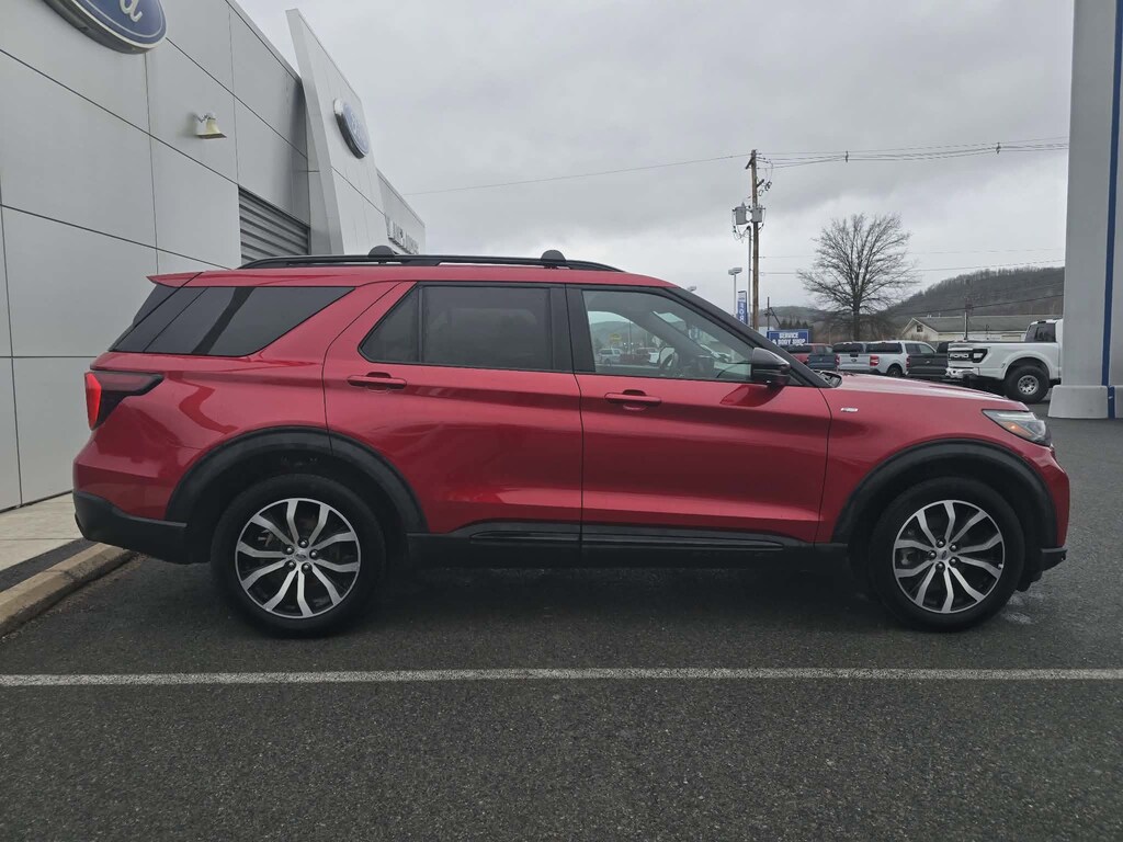 Used 2025 Ford Explorer ST-Line SUV