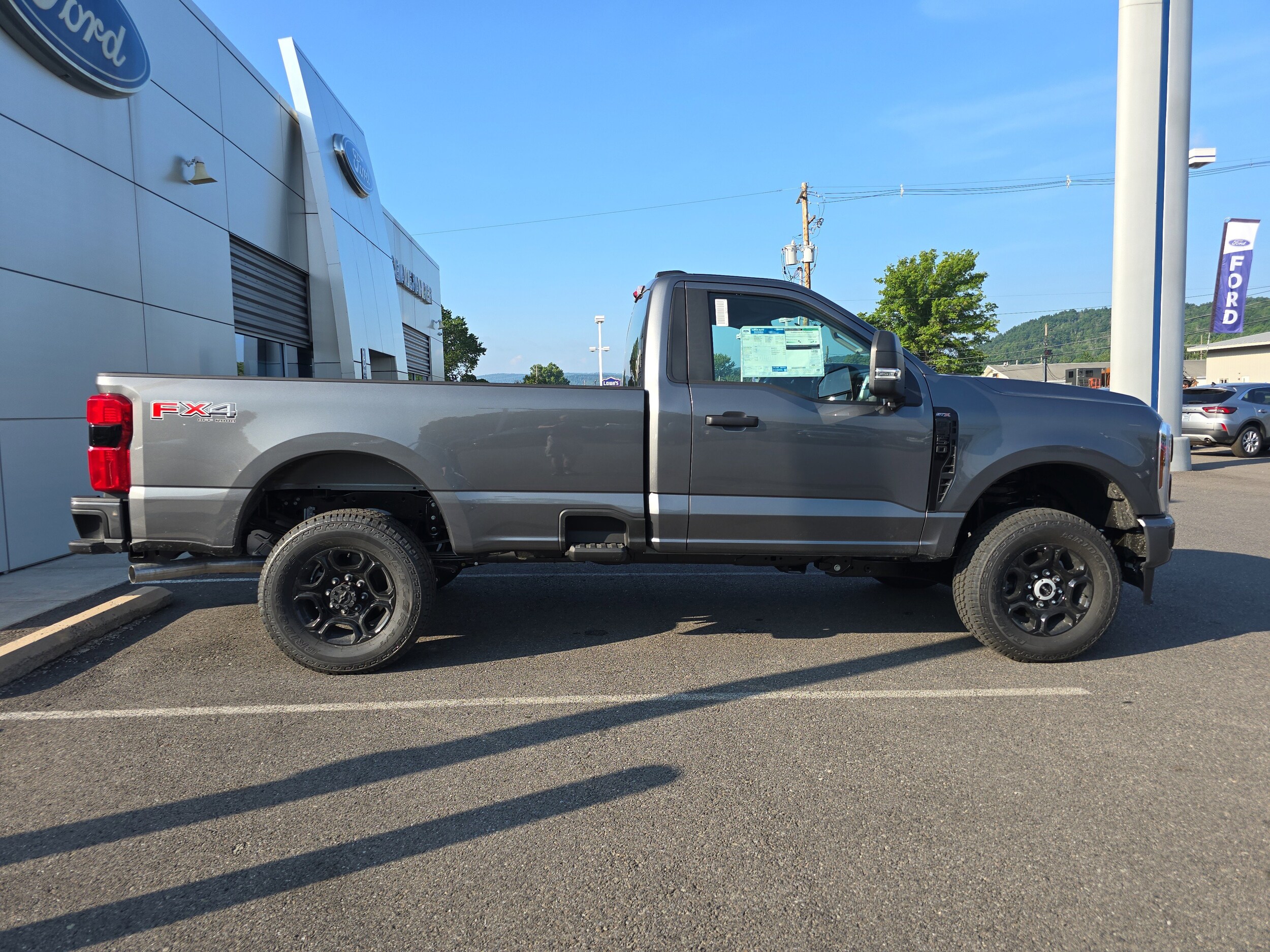 2025 Ford F-350 XL photo 2