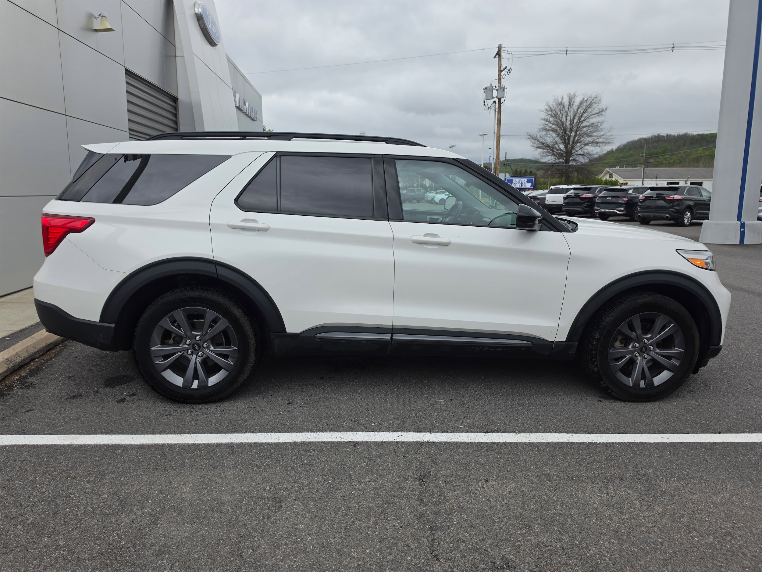 Vehicle Image 2