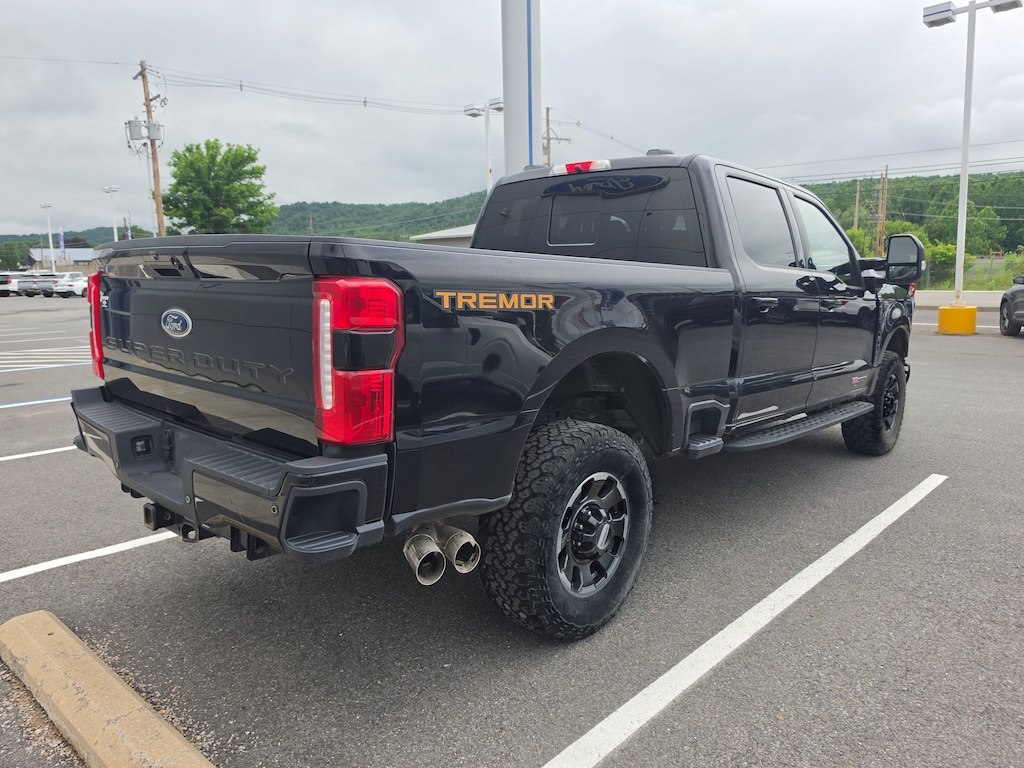 Used 2023 Ford Super Duty F-350 SRW LARIAT Truck Crew Cab