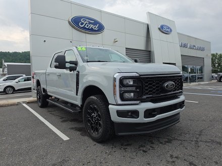 2026 Ford Super Duty F-350 XLT Truck Crew Cab