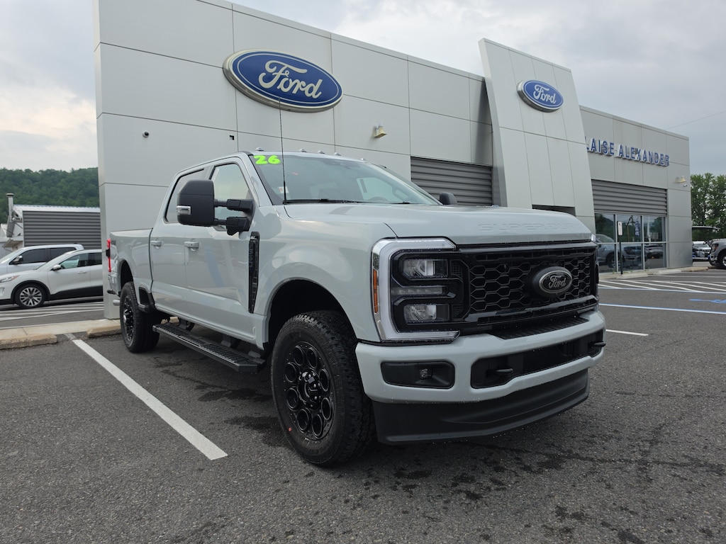 New 2026 Ford Super Duty F-350 XLT Truck Crew Cab