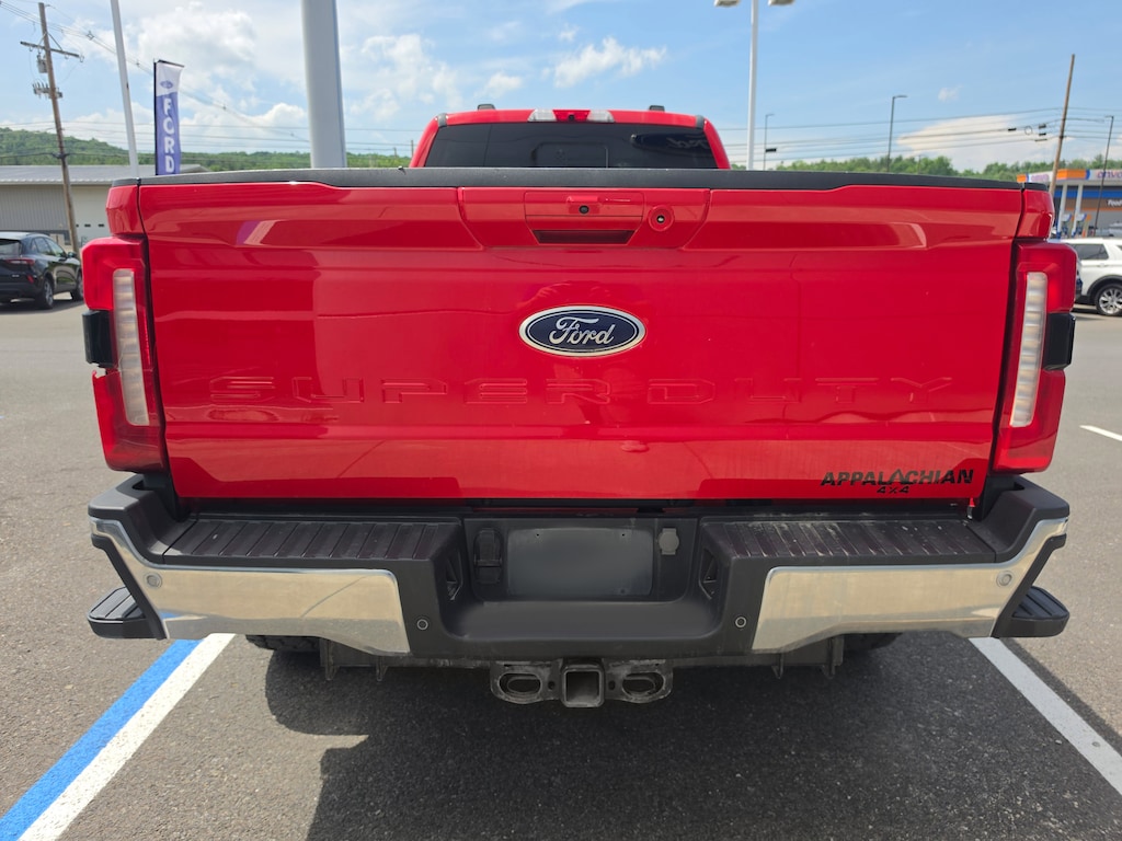 Used 2023 Ford Super Duty F-350 SRW LARIAT Truck Crew Cab