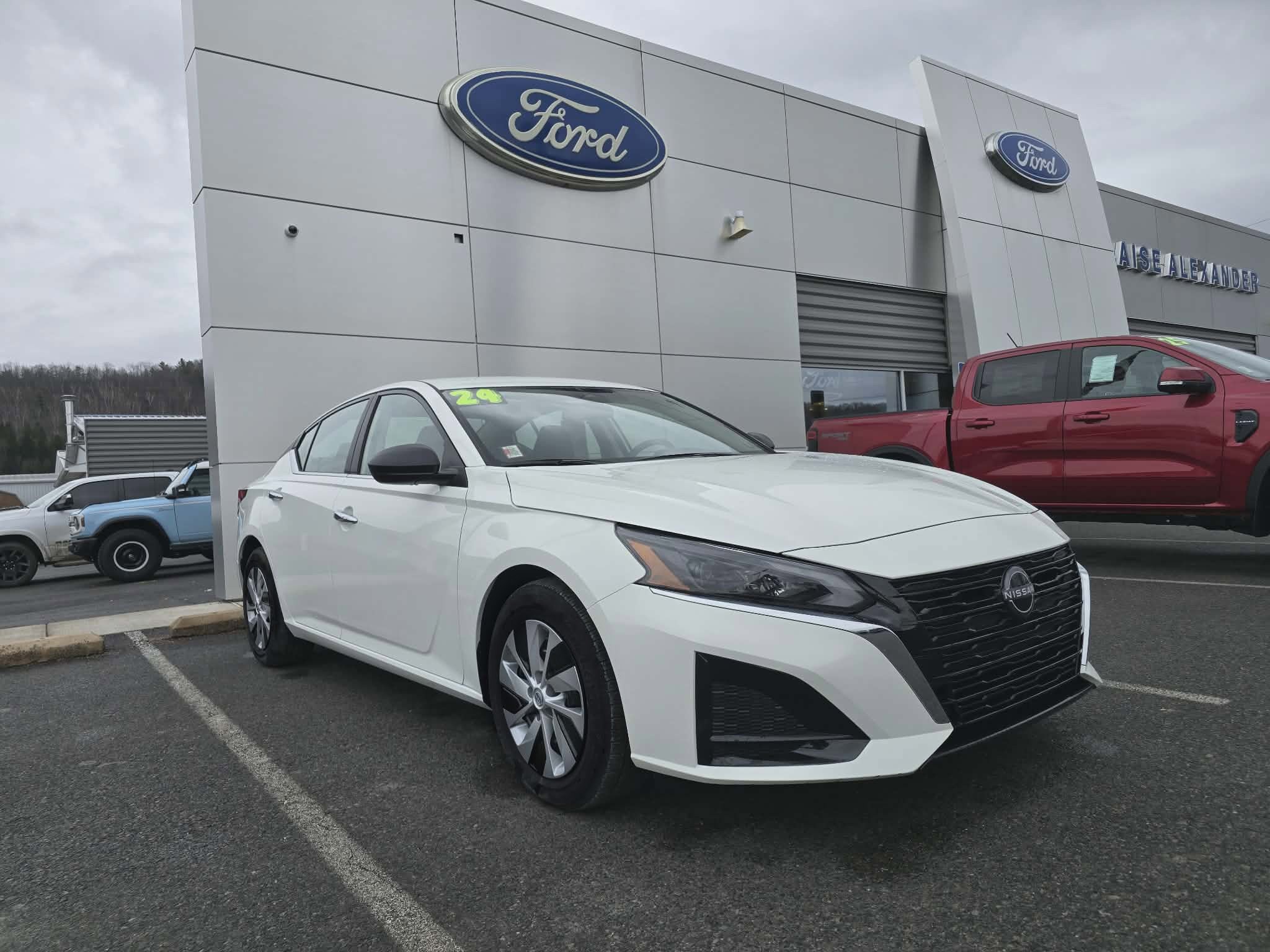 2024 Nissan Altima S's photo