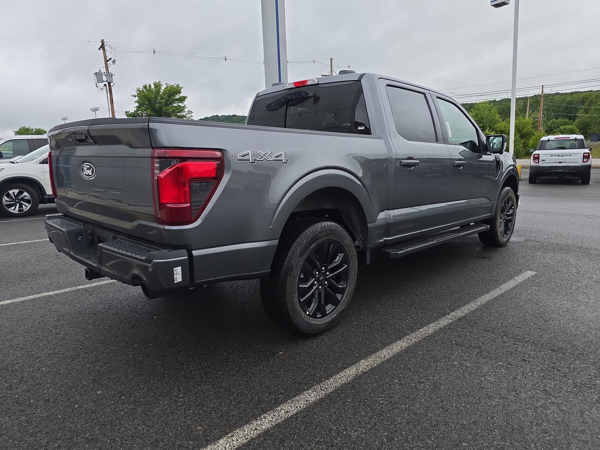 2025 Ford F-150 XLT photo 2