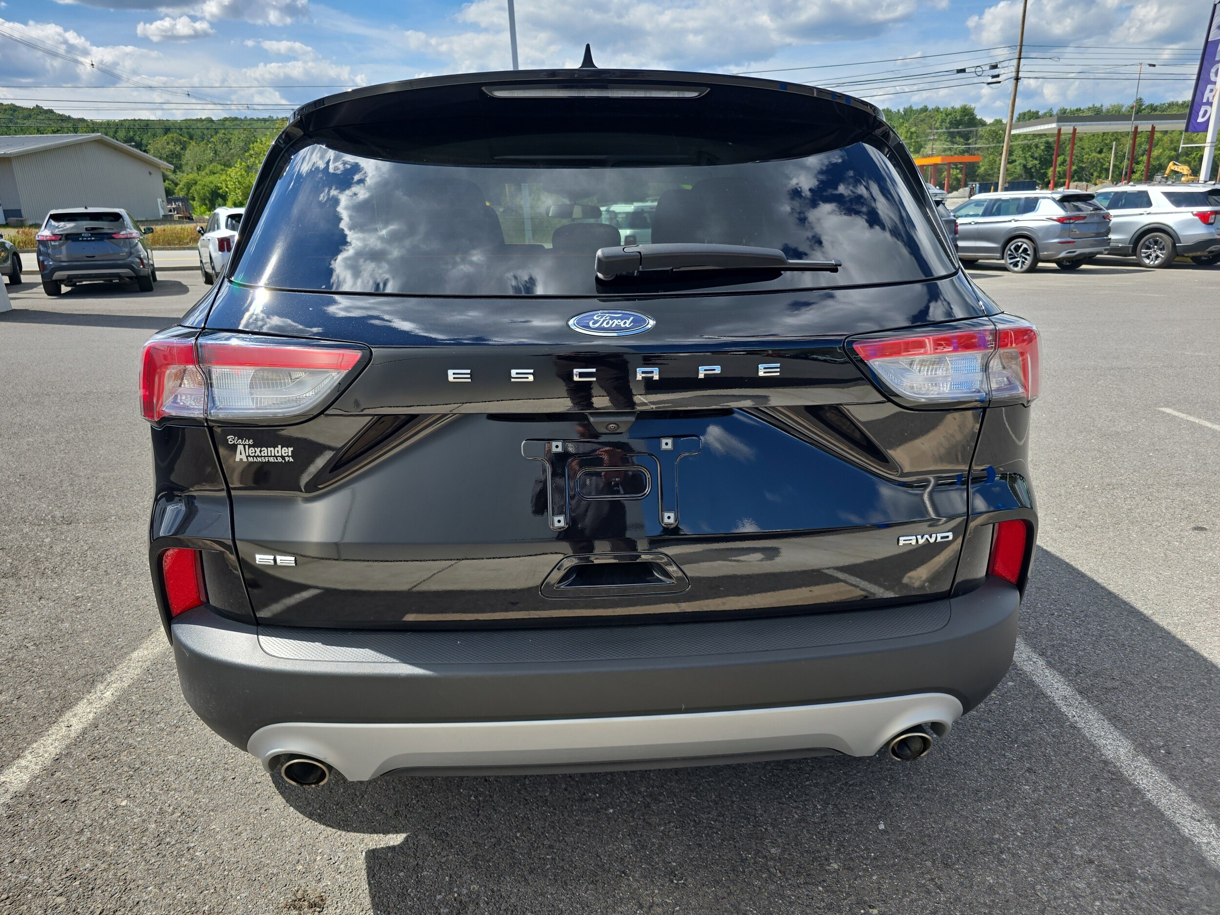 2022 Ford Escape SE photo 3