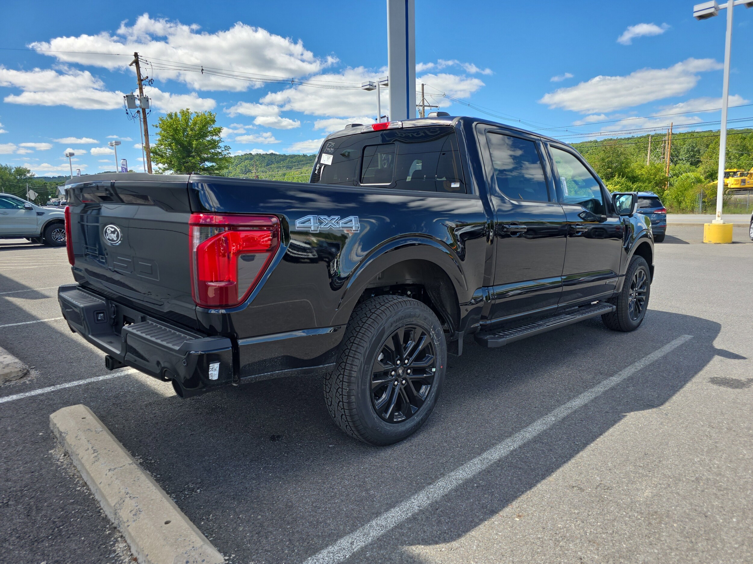2025 Ford F-150 XLT photo 3