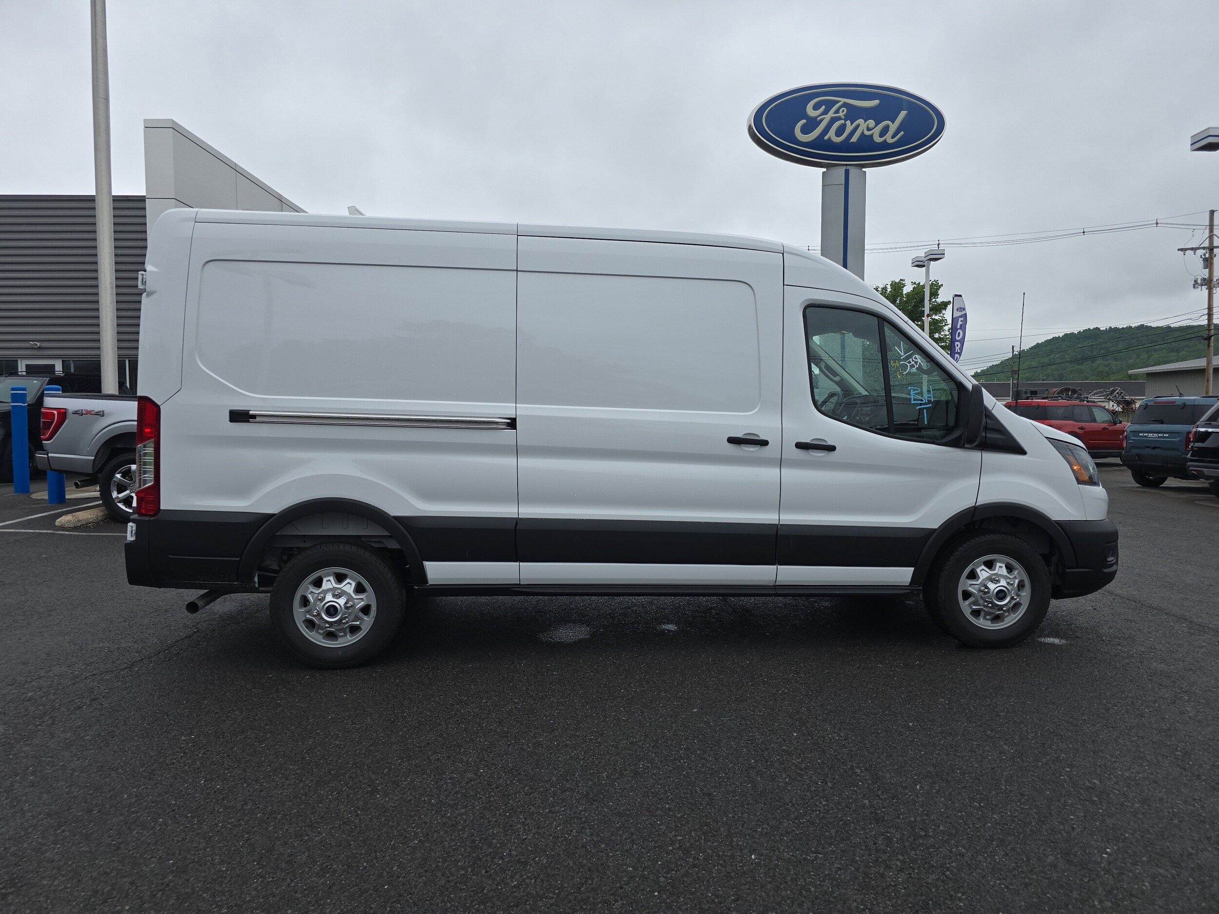 2025 Ford Transit Cargo Van photo 2
