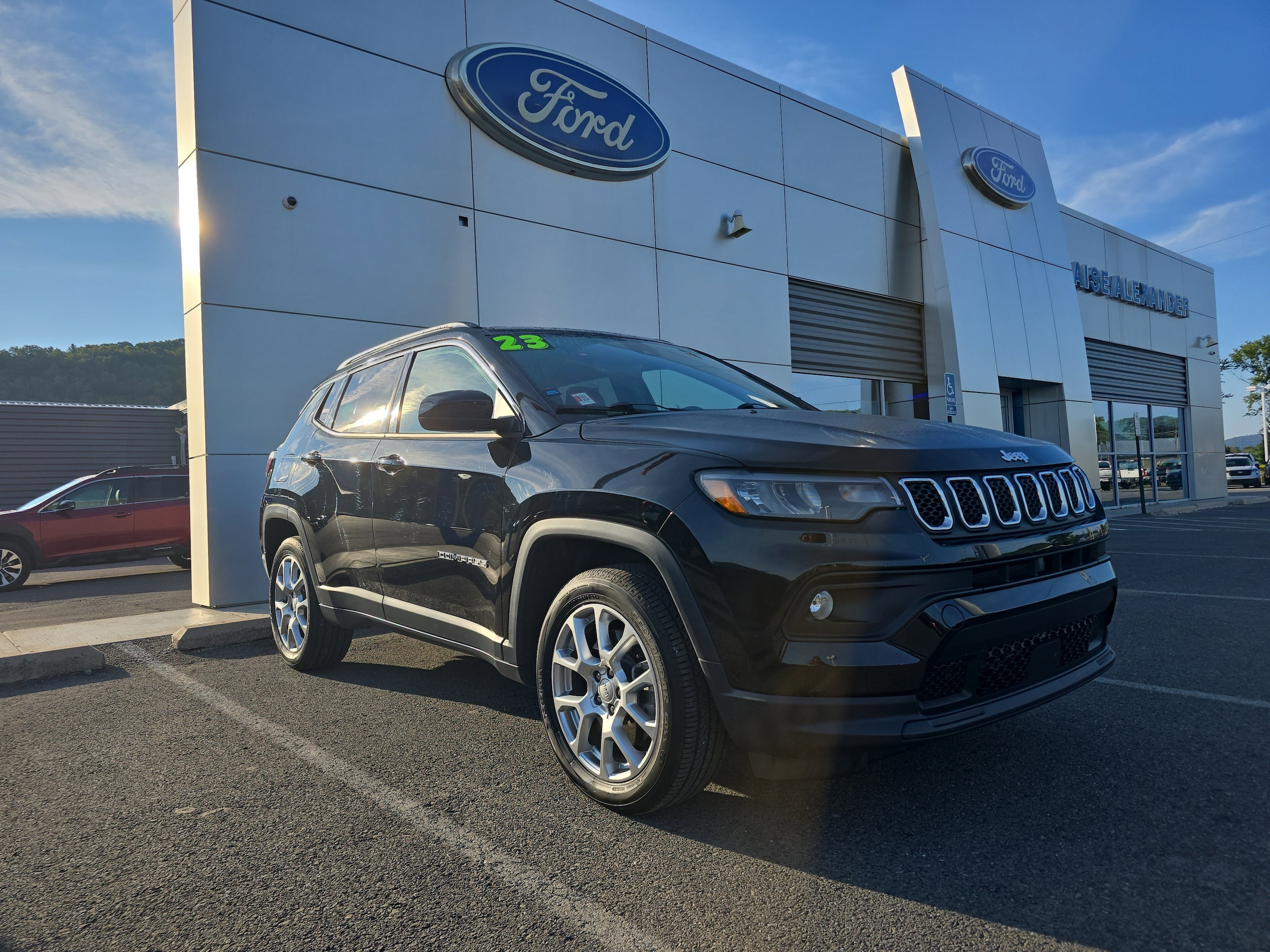 2023 Jeep Compass Latitude Lux