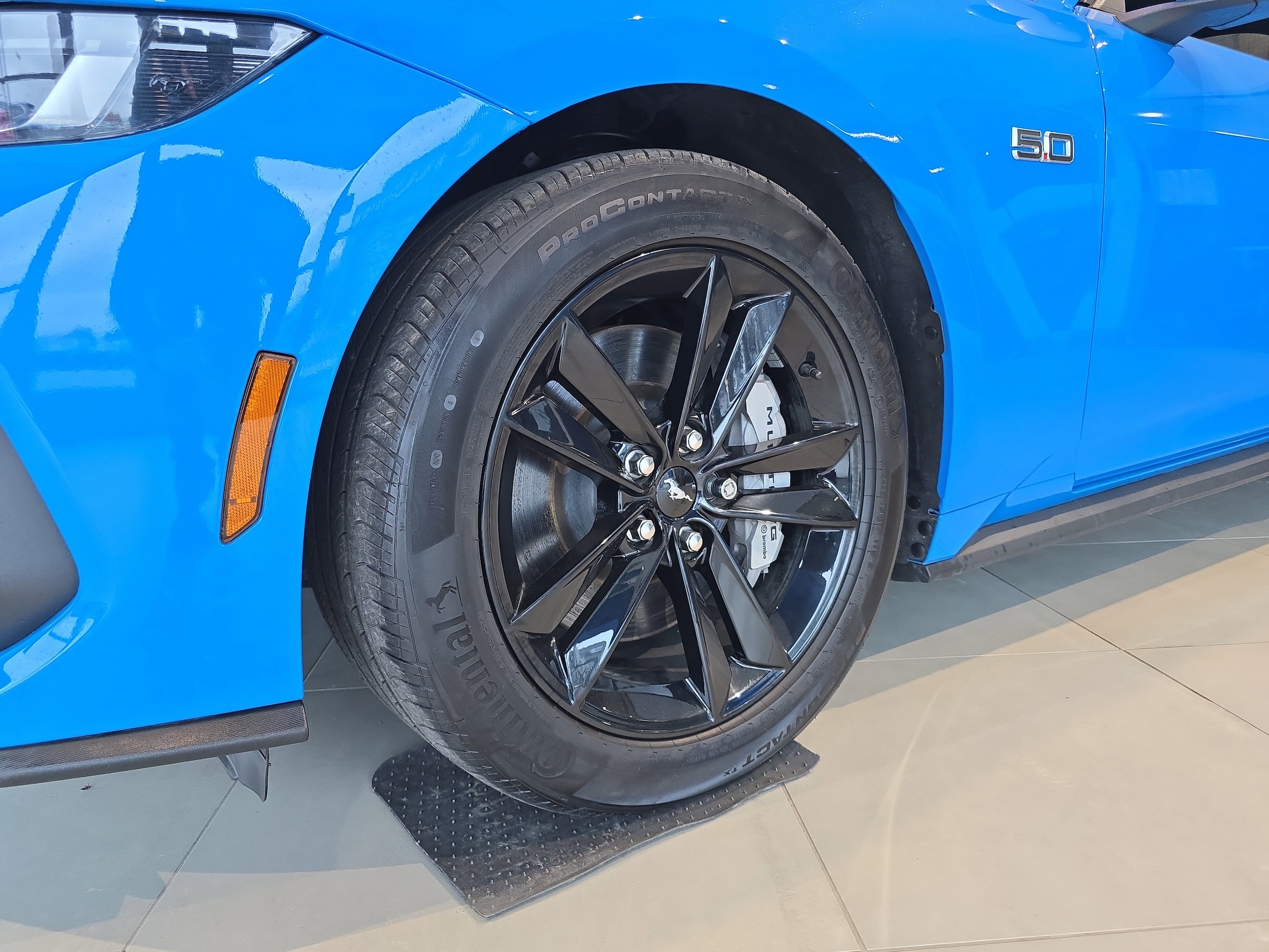 2025 Ford Mustang GT - Photo 11
