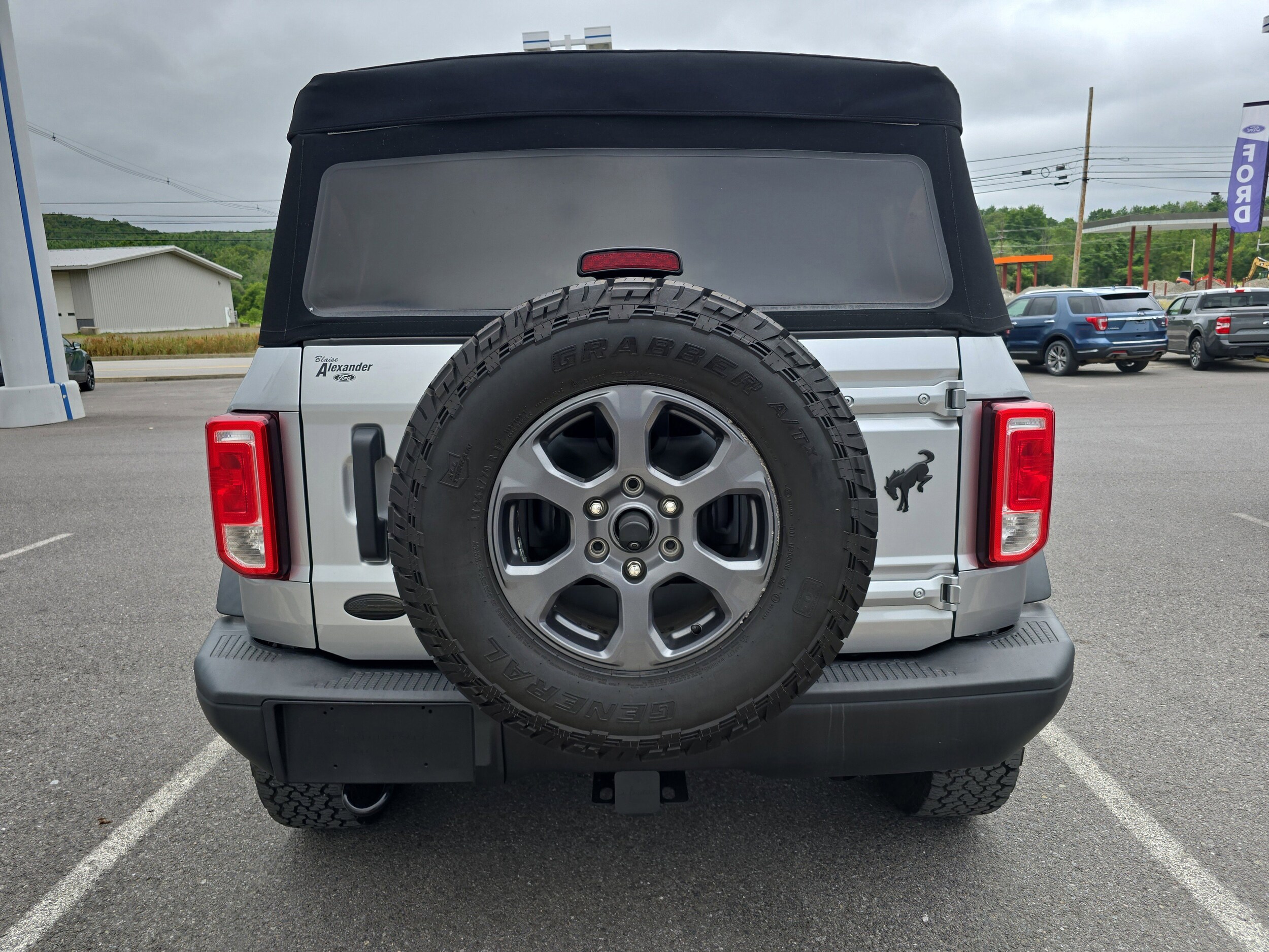 2022 Ford Bronco Black Diamond photo 4