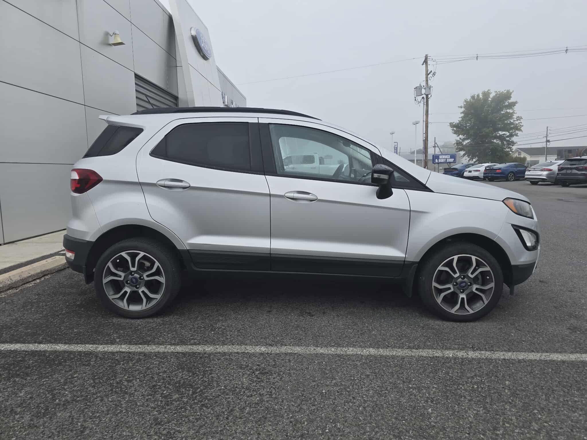 2020 Ford EcoSport SES photo 2
