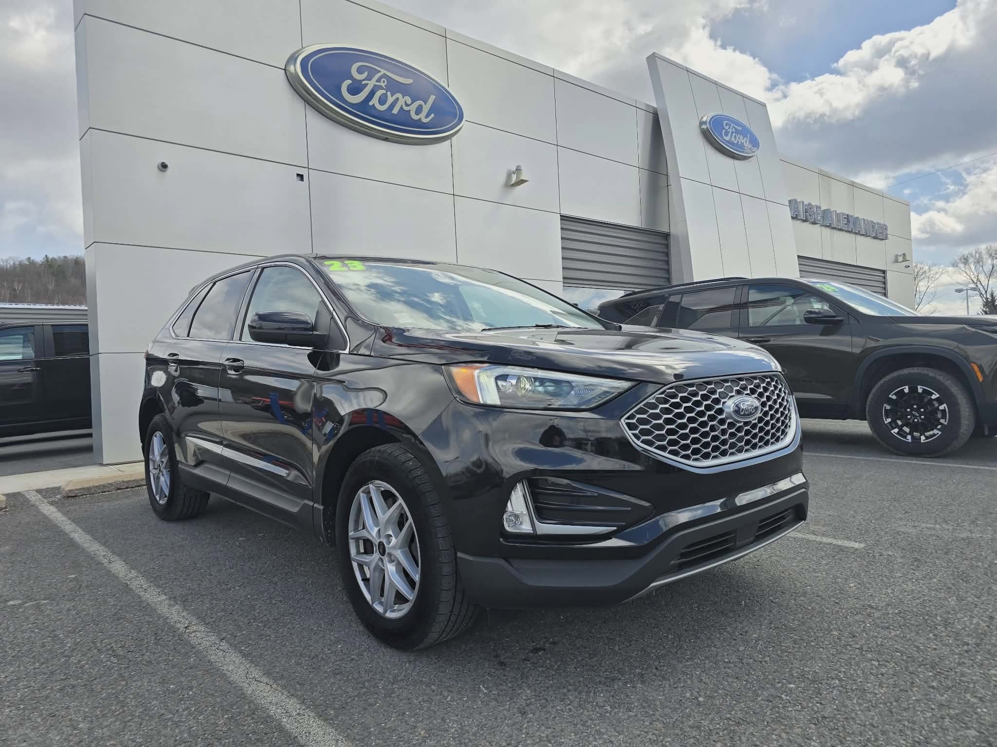 2023 Ford Edge SEL AWD's photo