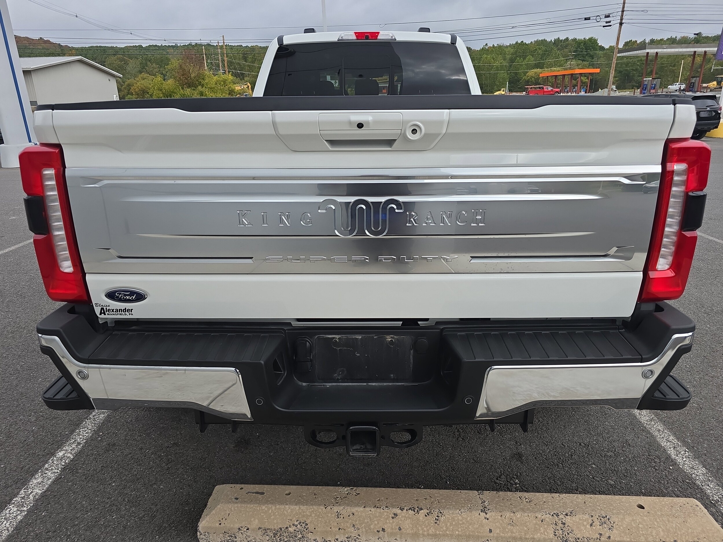 2025 Ford F-450 King Ranch photo 4