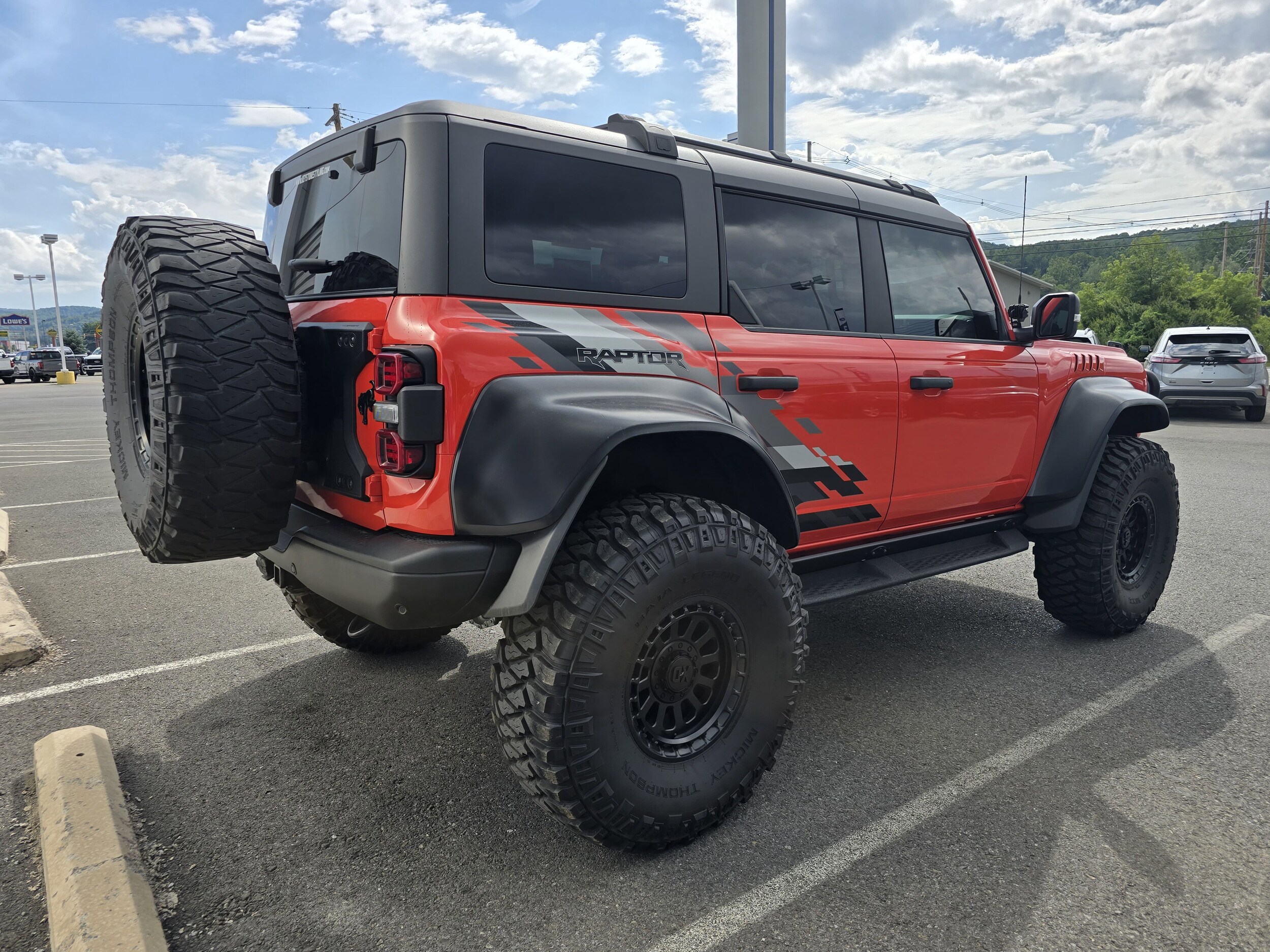 2022 Ford Bronco Raptor photo 3