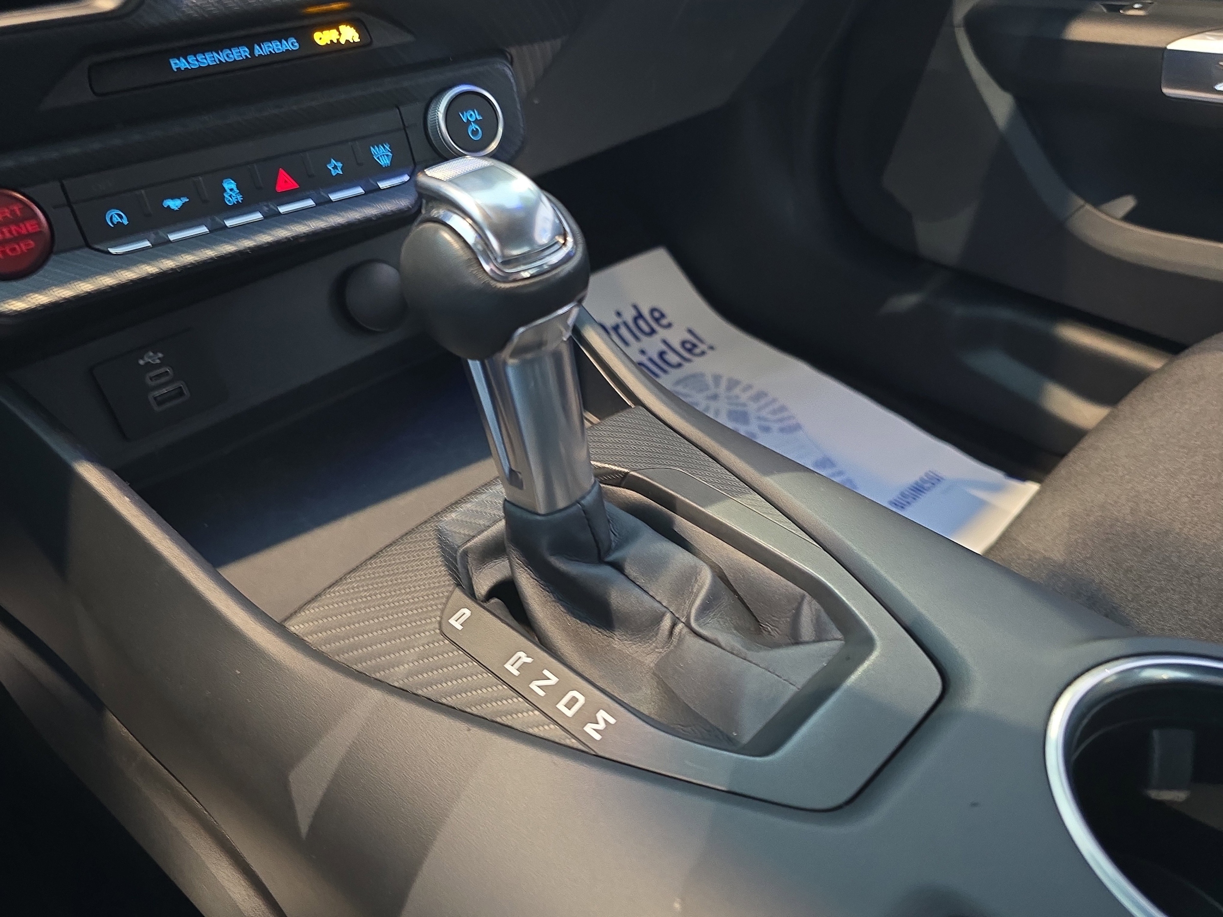 2025 Ford Mustang GT - Photo 24
