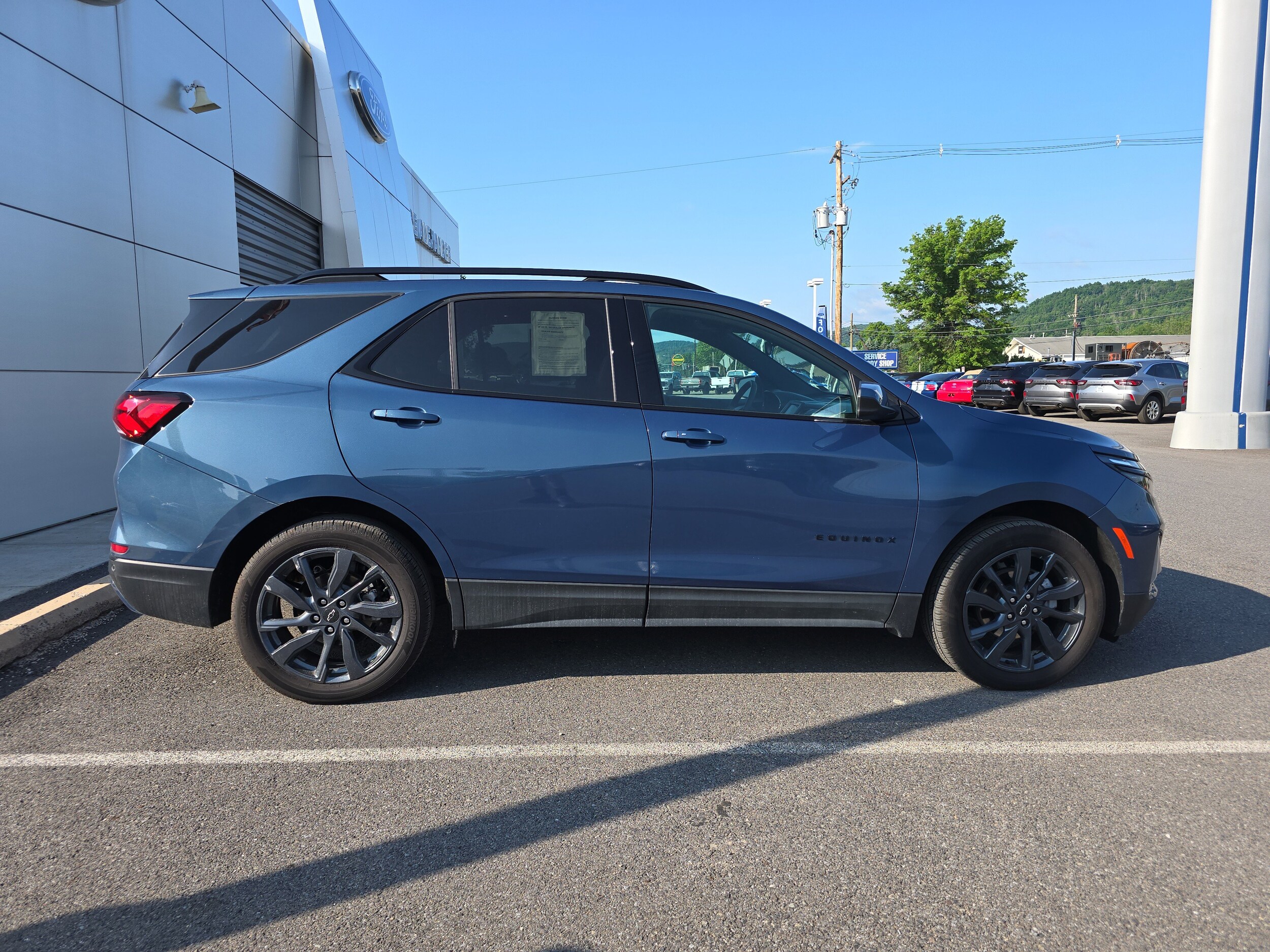 2024 Chevrolet Equinox RS photo 2