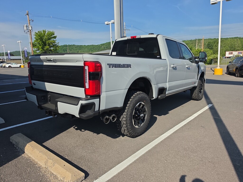 New 2026 Ford Super Duty F-350 SRW Truck Crew Cab
