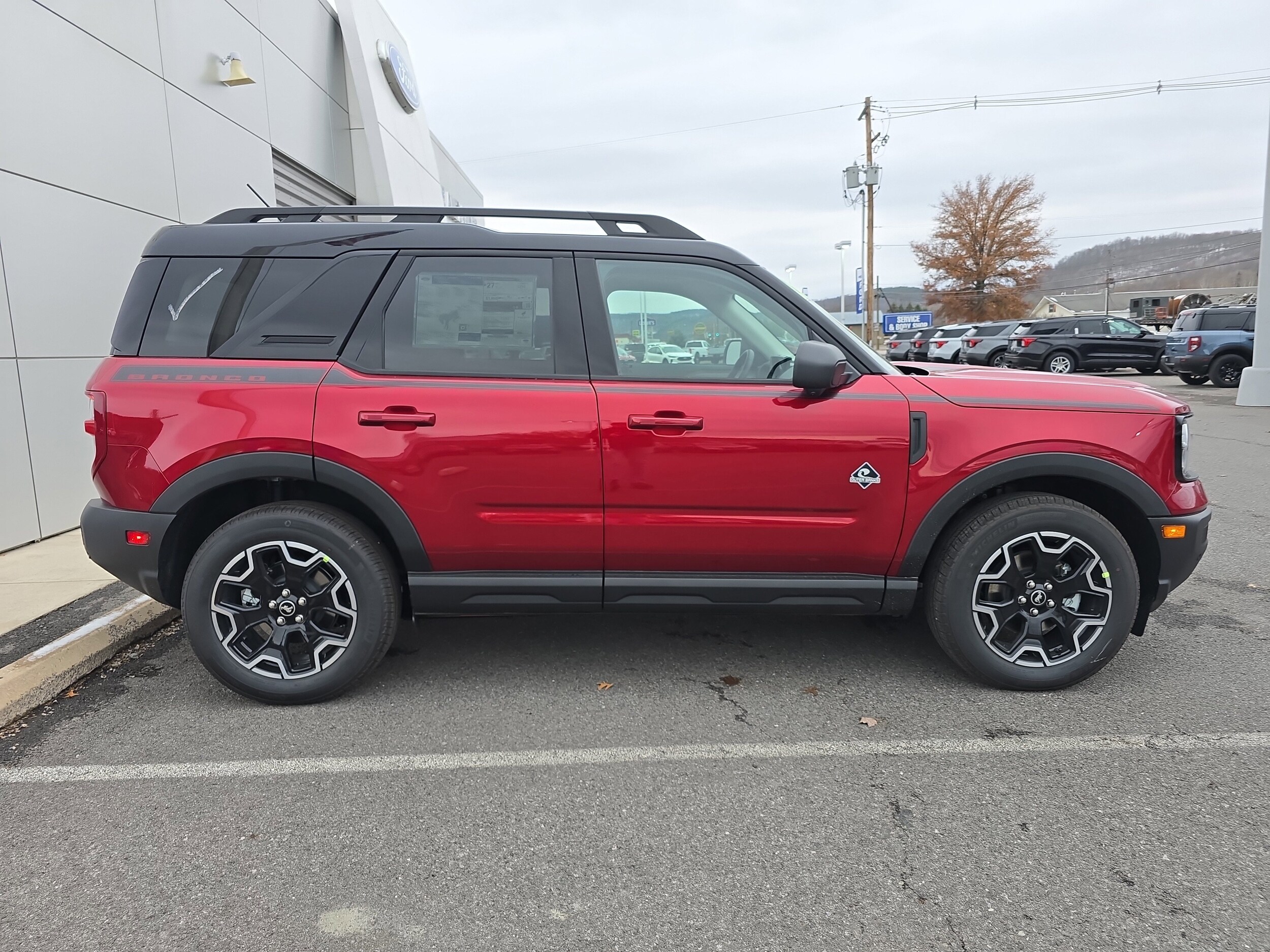 2025 Ford Bronco Sport Outer Banks photo 2