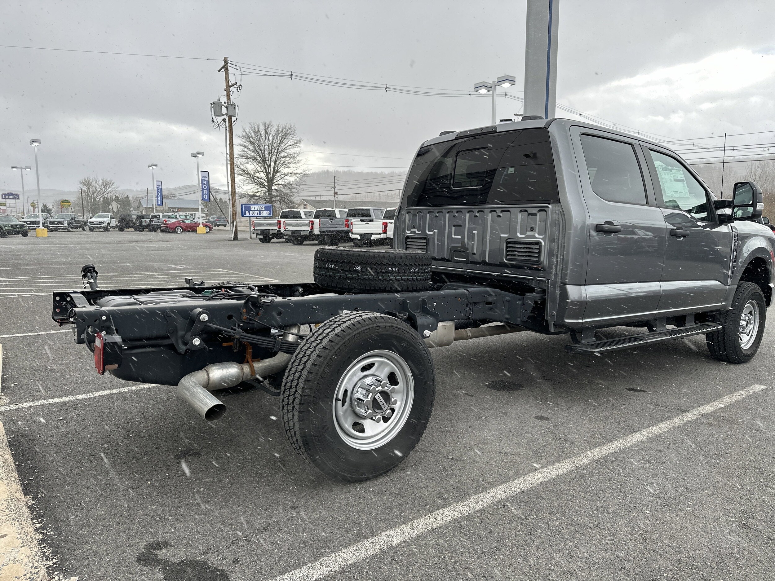 2024 Ford F-350 XL photo 3