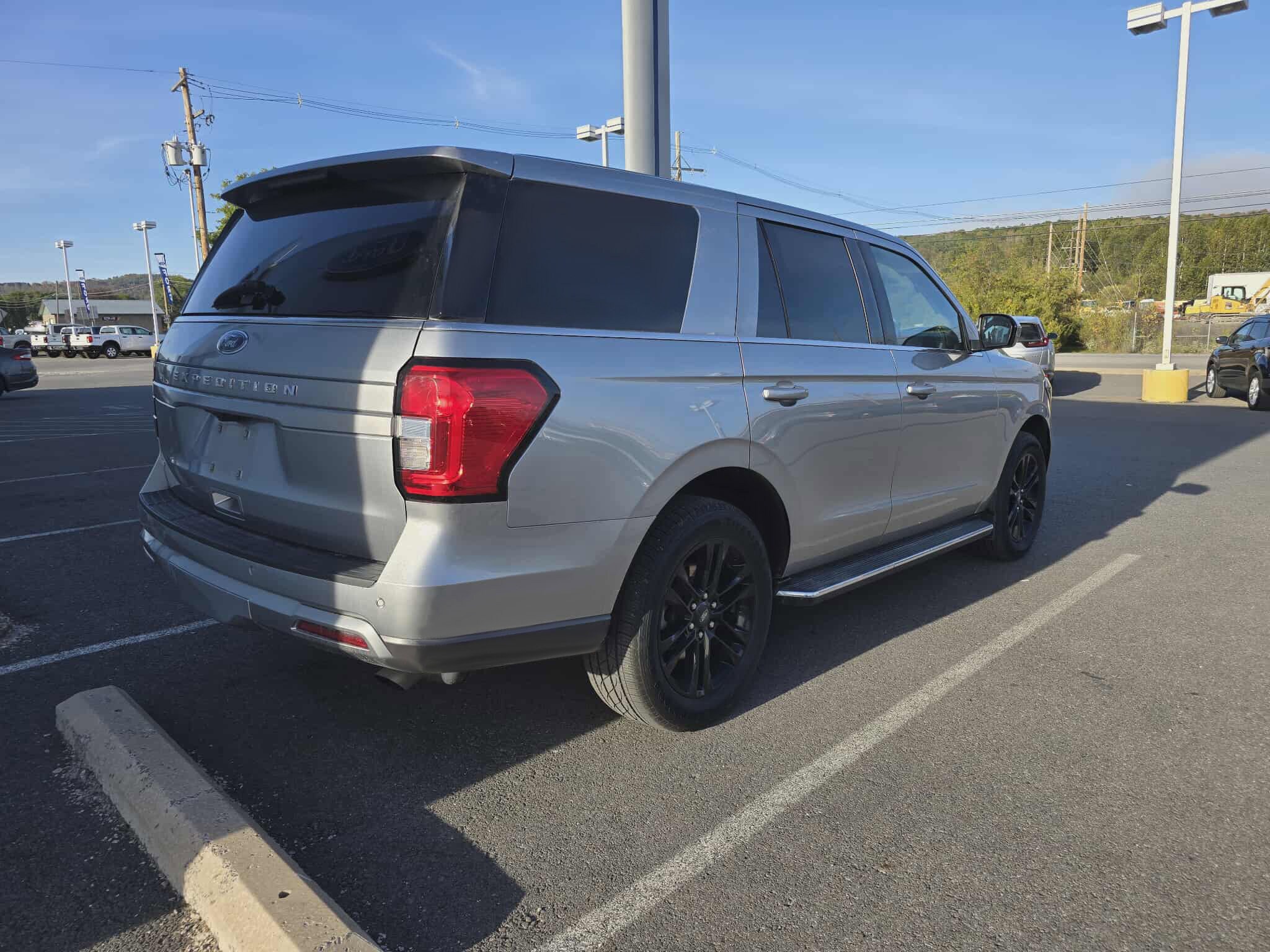 2022 Ford Expedition XLT photo 3