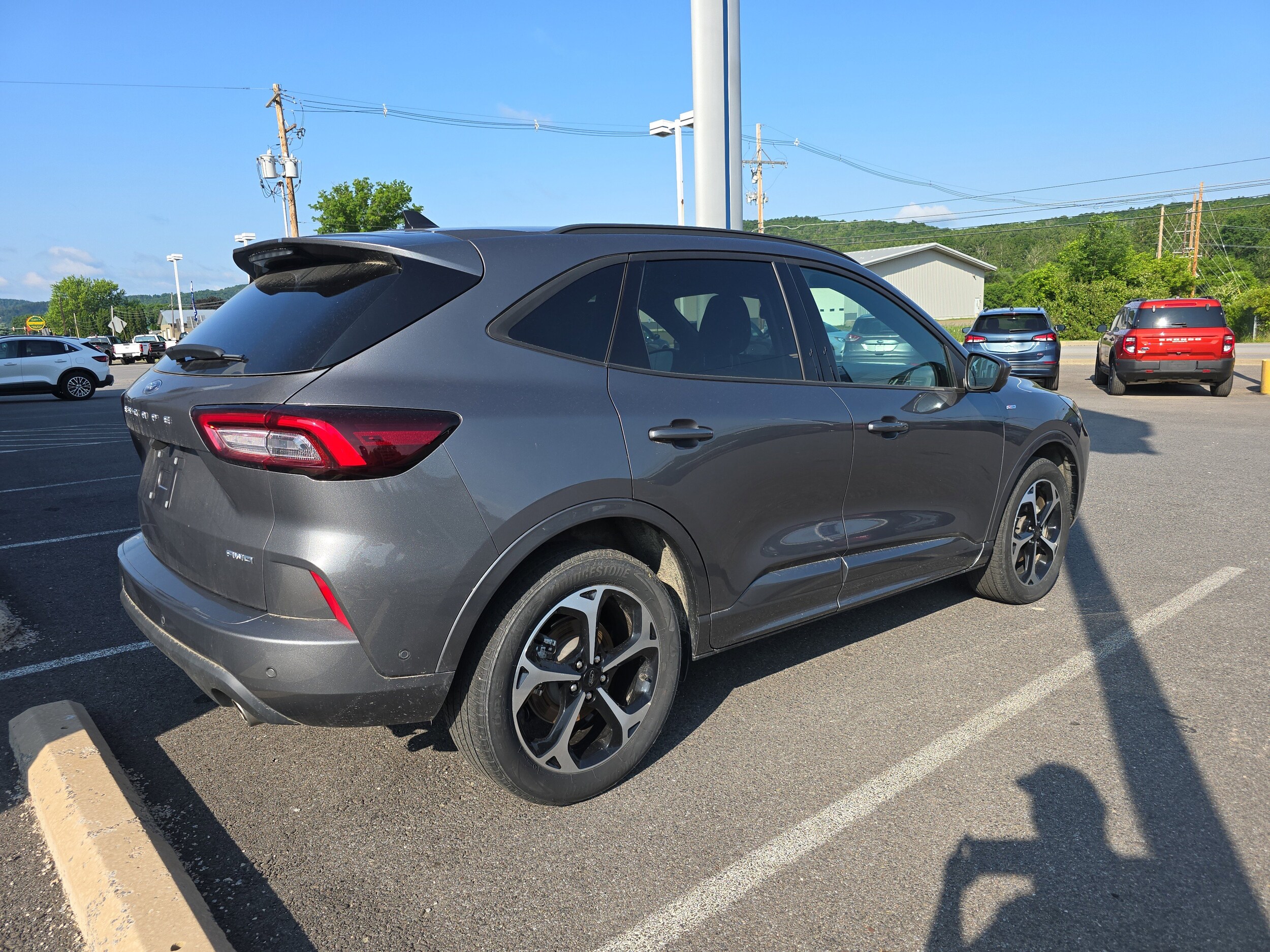2024 Ford Escape ST-Line Elite photo 3