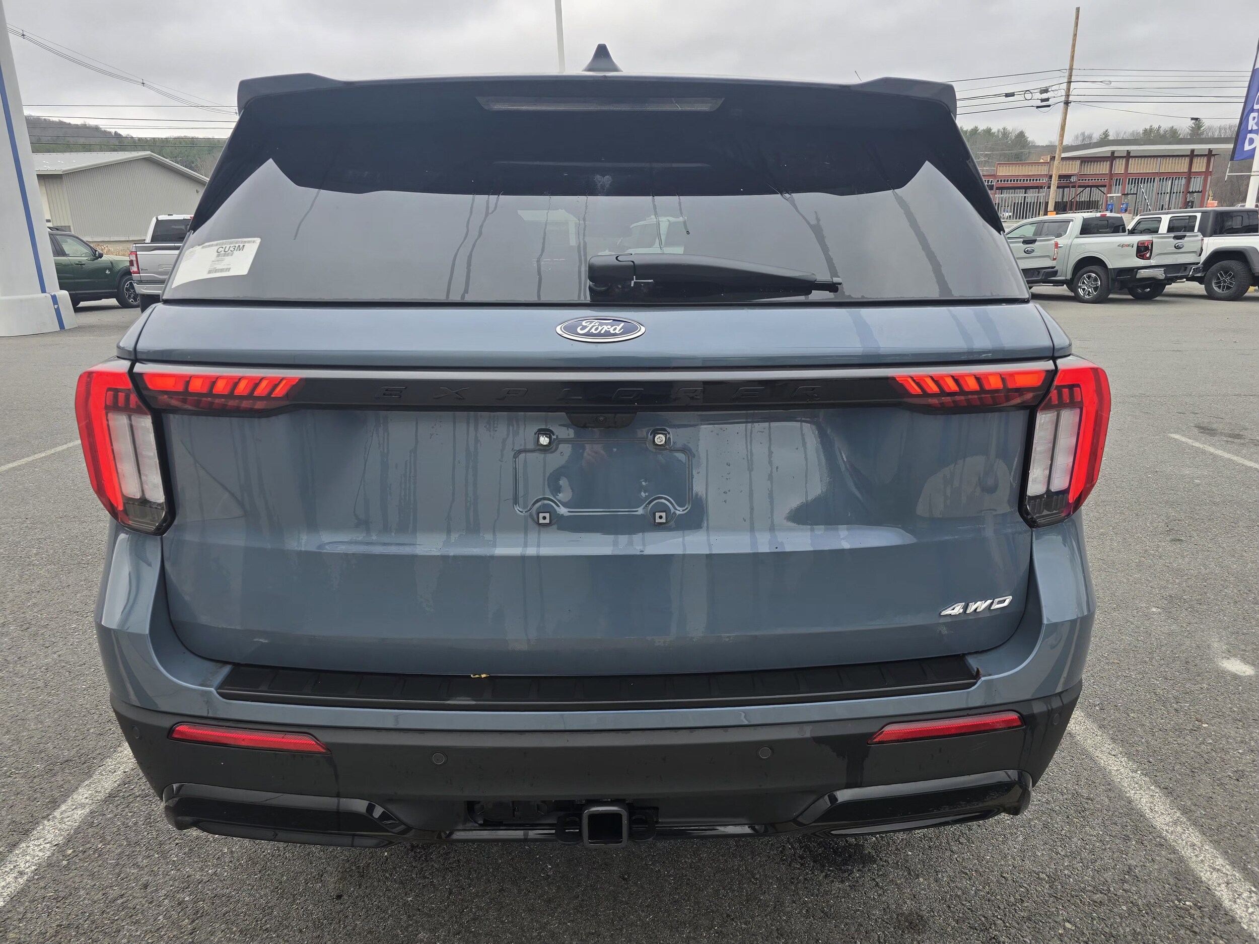 2025 Ford Explorer ST-Line photo 4